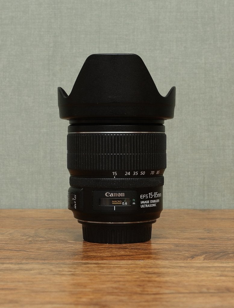 Canon EF-S 15-85mm f3.5-5.6 IS USM zoonlens, Audio, Tv en Foto, Ophalen, Canon, Zo goed als nieuw, Standaardlens