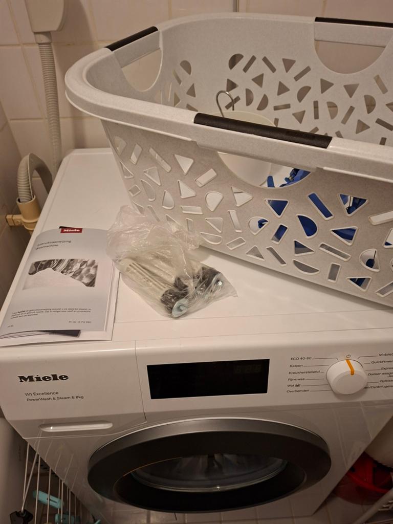Miele wasmachine  (2025), Witgoed en Apparatuur, Wasmachines, 8 tot 10 kg, Ophalen, 1200 tot 1600 toeren, 85 tot 90 cm