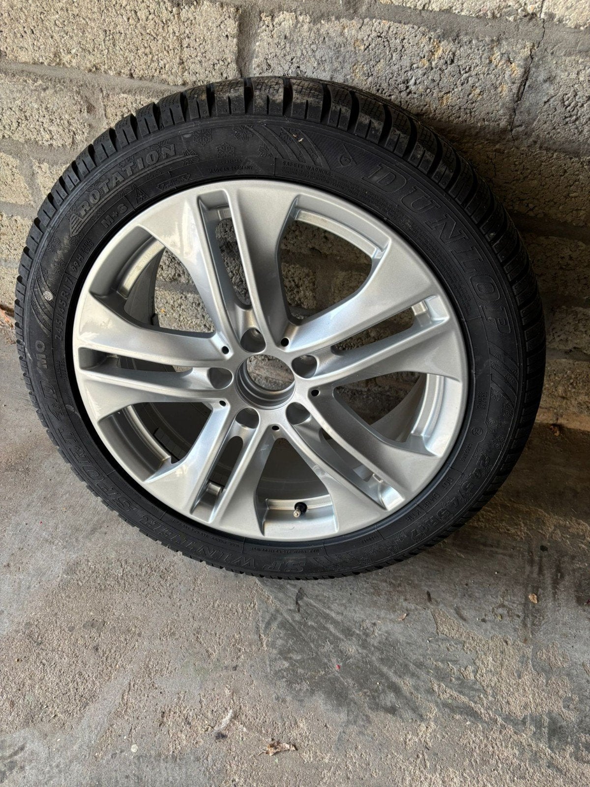 Mercedes-Benz velg 245-45-17 nieuw met nieuwe winterband, Auto-onderdelen, Ophalen, Nieuw, Mercedes-Benz