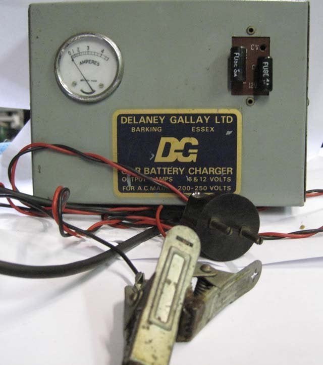 Delaney galley acculader voor 6 en 12v 4a uit de jaren 60, Auto diversen, Autogereedschap, Ophalen of Verzenden, Zo goed als nieuw