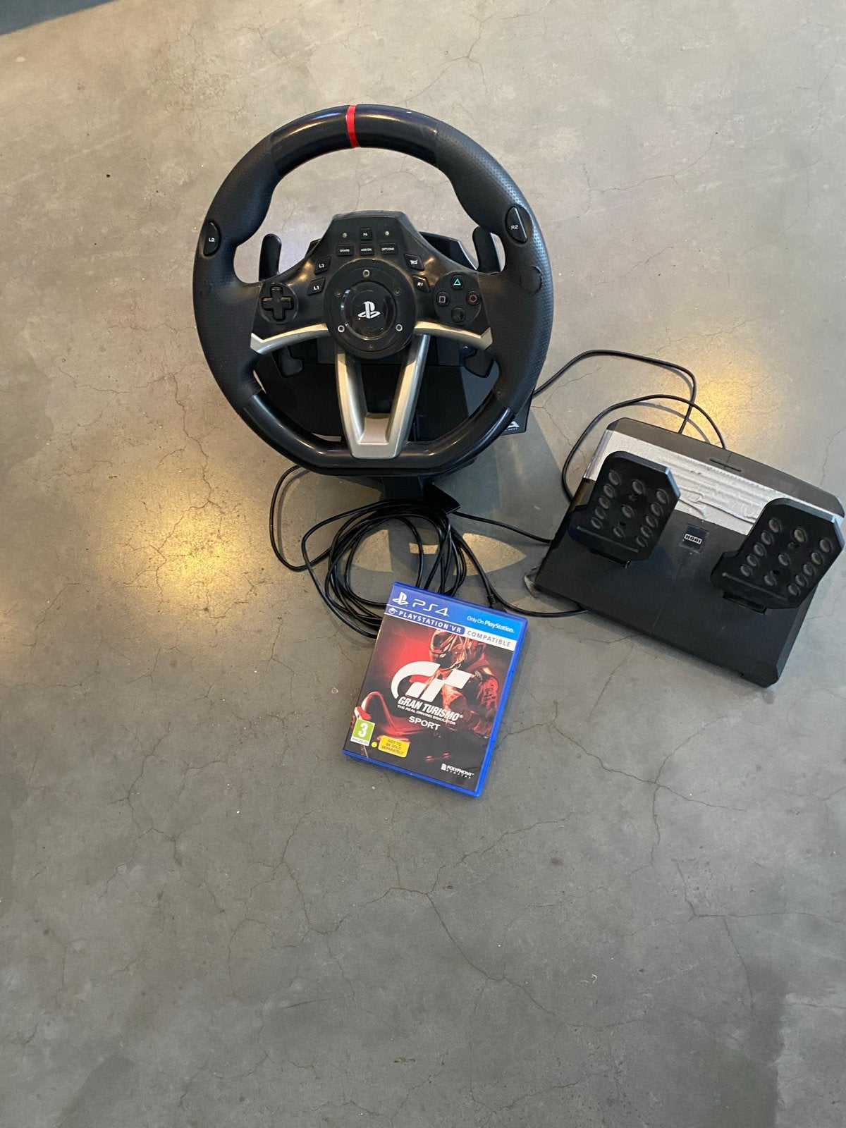 Hori Racing Wheel Apex voor PS4 met Gran Turismo Sport, Spelcomputers en Games, Ophalen, Gebruikt, Met games