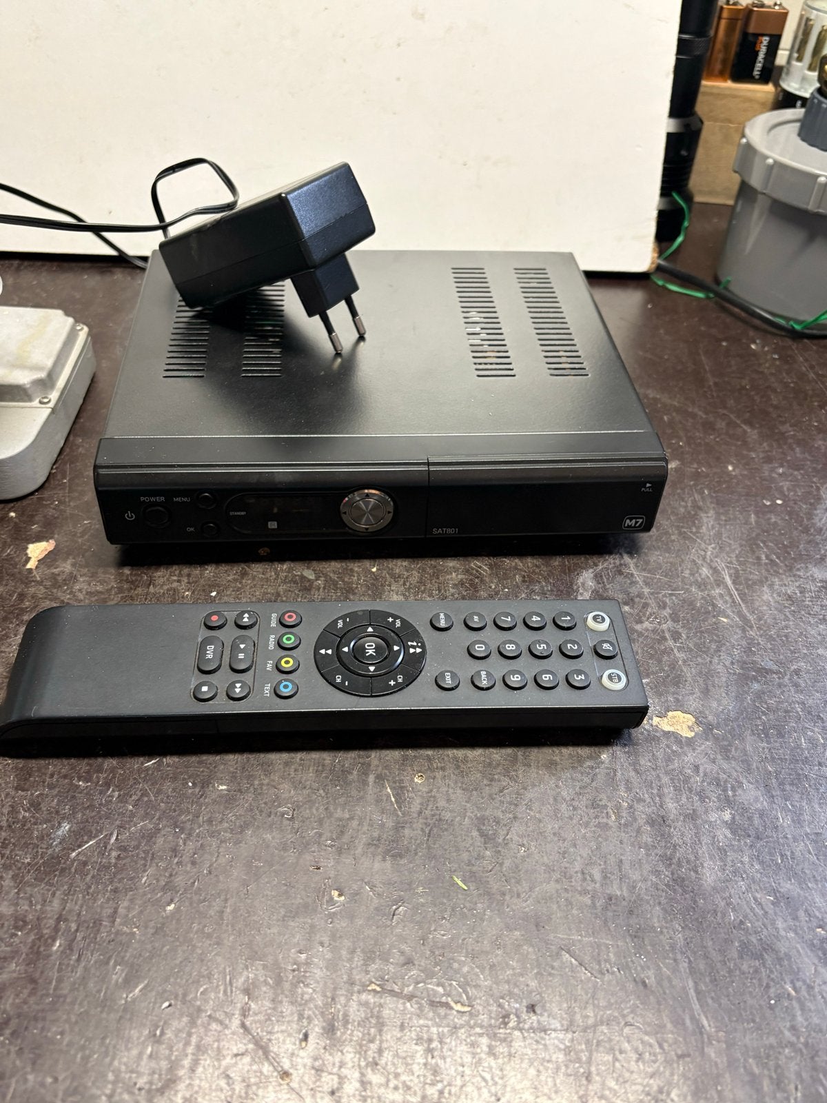 M7 SAT801 Decoder met afstandsbediening en adapter, Audio, Tv en Foto, Ophalen of Verzenden, Gebruikt, Decoder