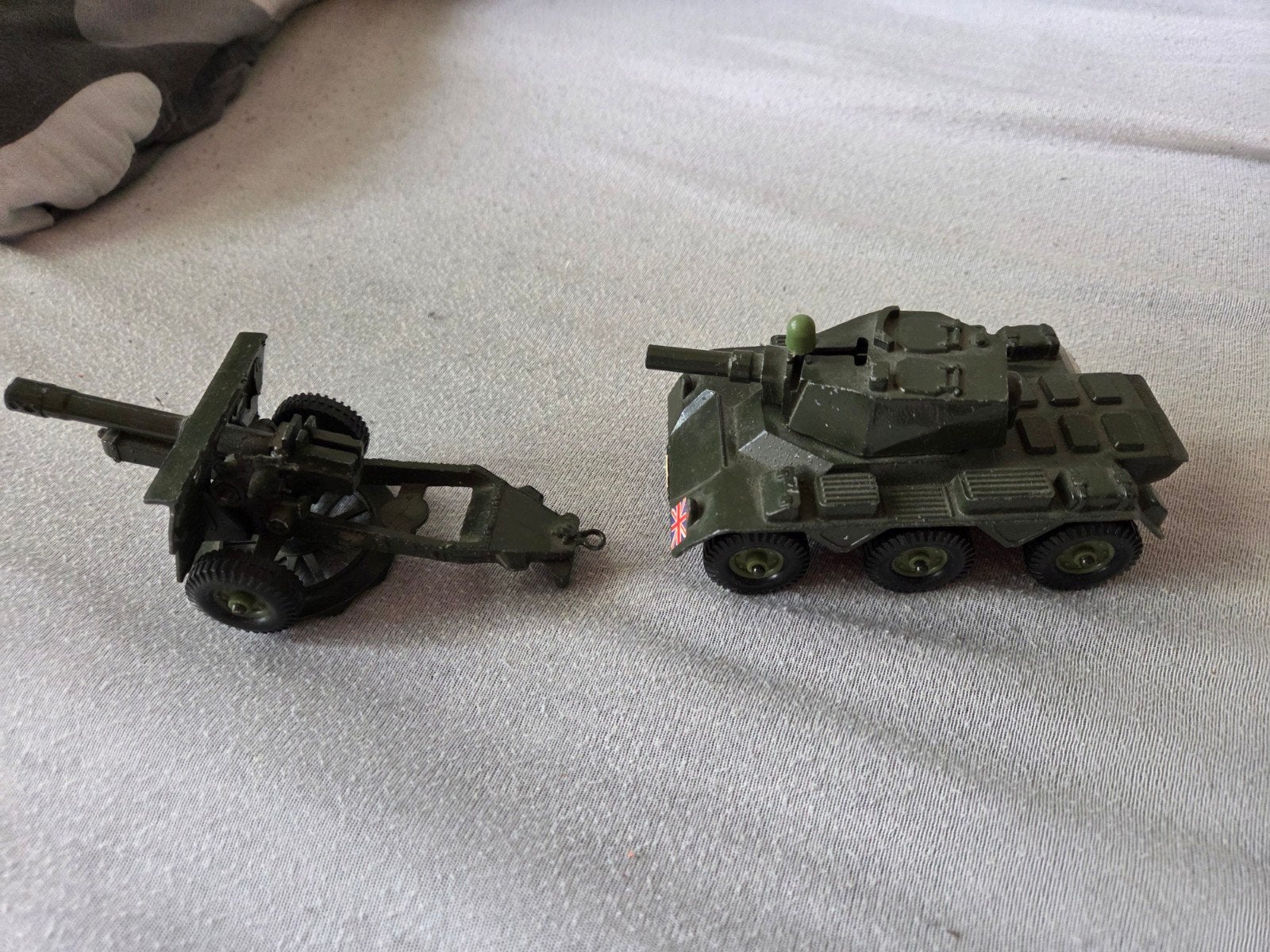 Vintage Engelse Pantserwagen & 1 Kanon (jaren '60), Ophalen of Verzenden, Gebruikt