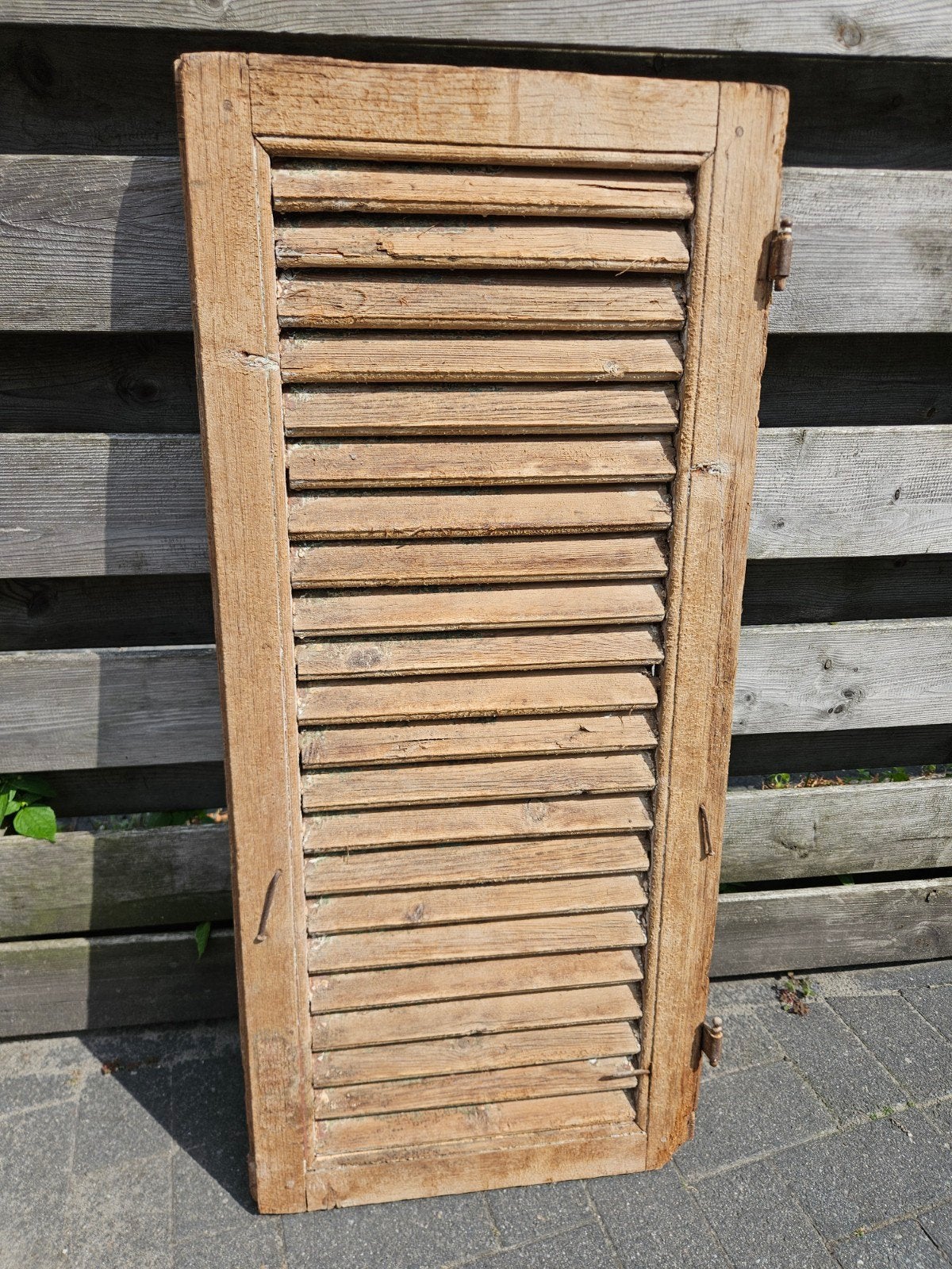 Antieke houten luik - Decoratief en sfeervol, Doe-het-zelf en Verbouw, Rolluiken, Ophalen, Gebruikt, Bruin, Minder dan 100 cm