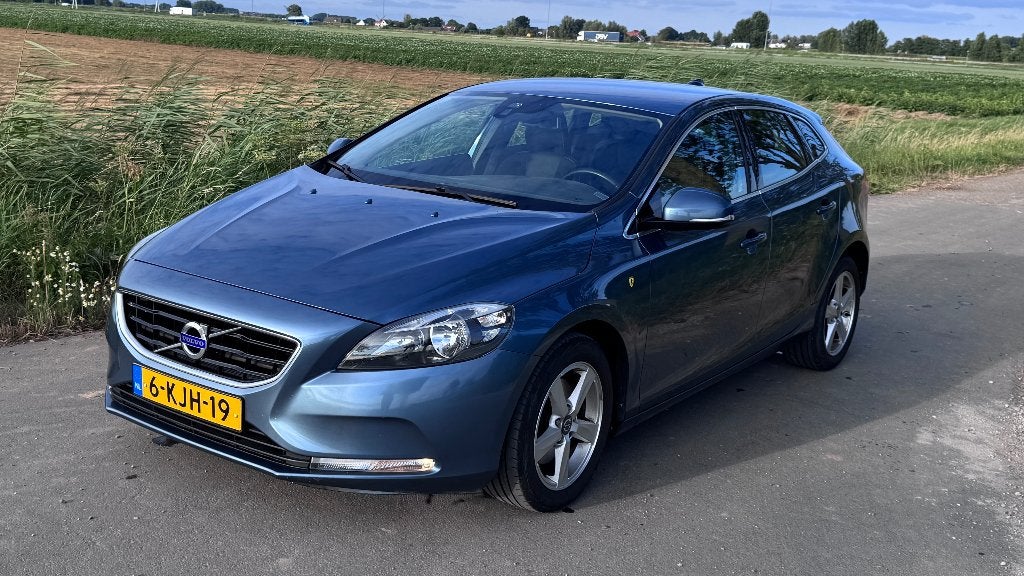 Volvo V40 1.6 T3 MOMENTUM 150PK 2013 Blauw, Auto's, Volvo, Voorwielaandrijving, Zwart, 4 cilinders, 150 pk