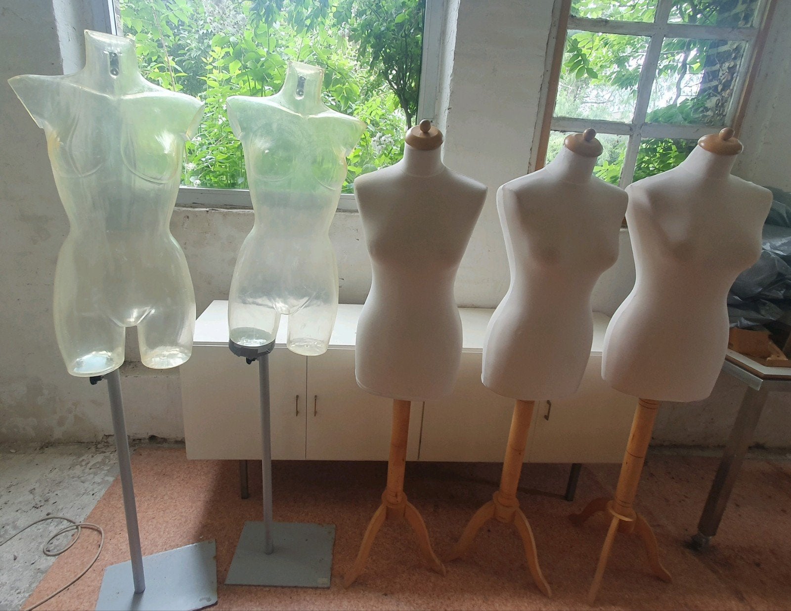 Set van 5 paspoppen (2 transparant, 3 stoffen), Ophalen