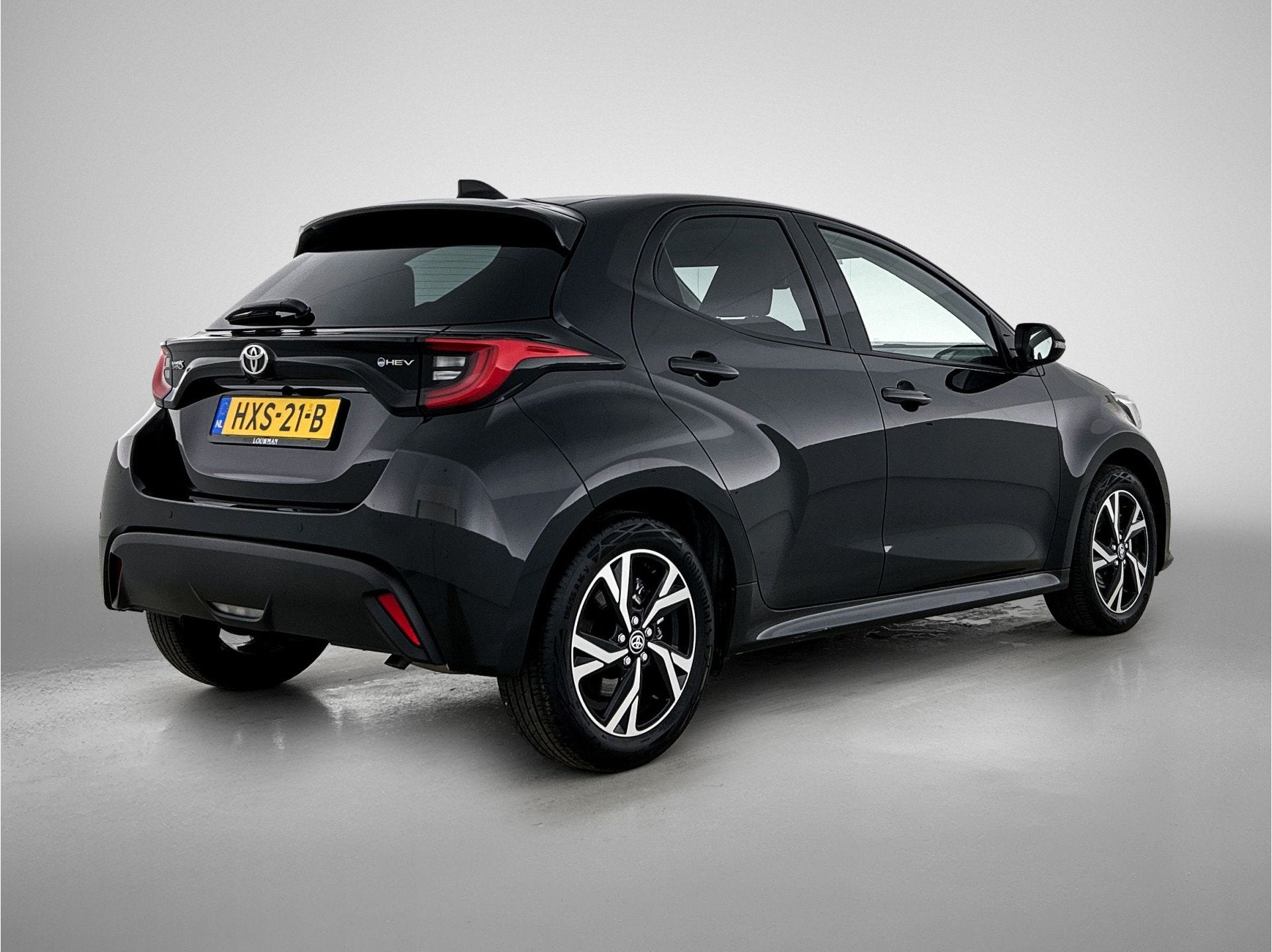 Toyota Yaris 1.5 Hybrid 115 Dynamic | Stoelverwarming | Meta, Auto's, Toyota, 12 maanden, Gebruikt, Zwart, Hybride Elektrisch/Benzine