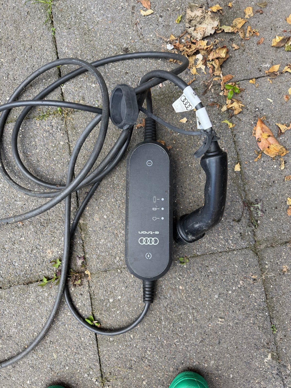 Audi e-tron draagbare oplader, Auto diversen, Auto-accessoires, Gebruikt, Ophalen of Verzenden