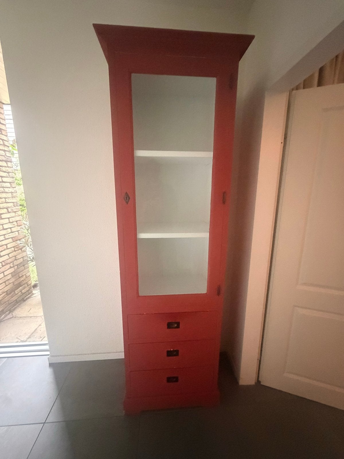Rode buffetkast met glas en lades, Ophalen, Gebruikt, 200 cm of meer, 50 tot 100 cm