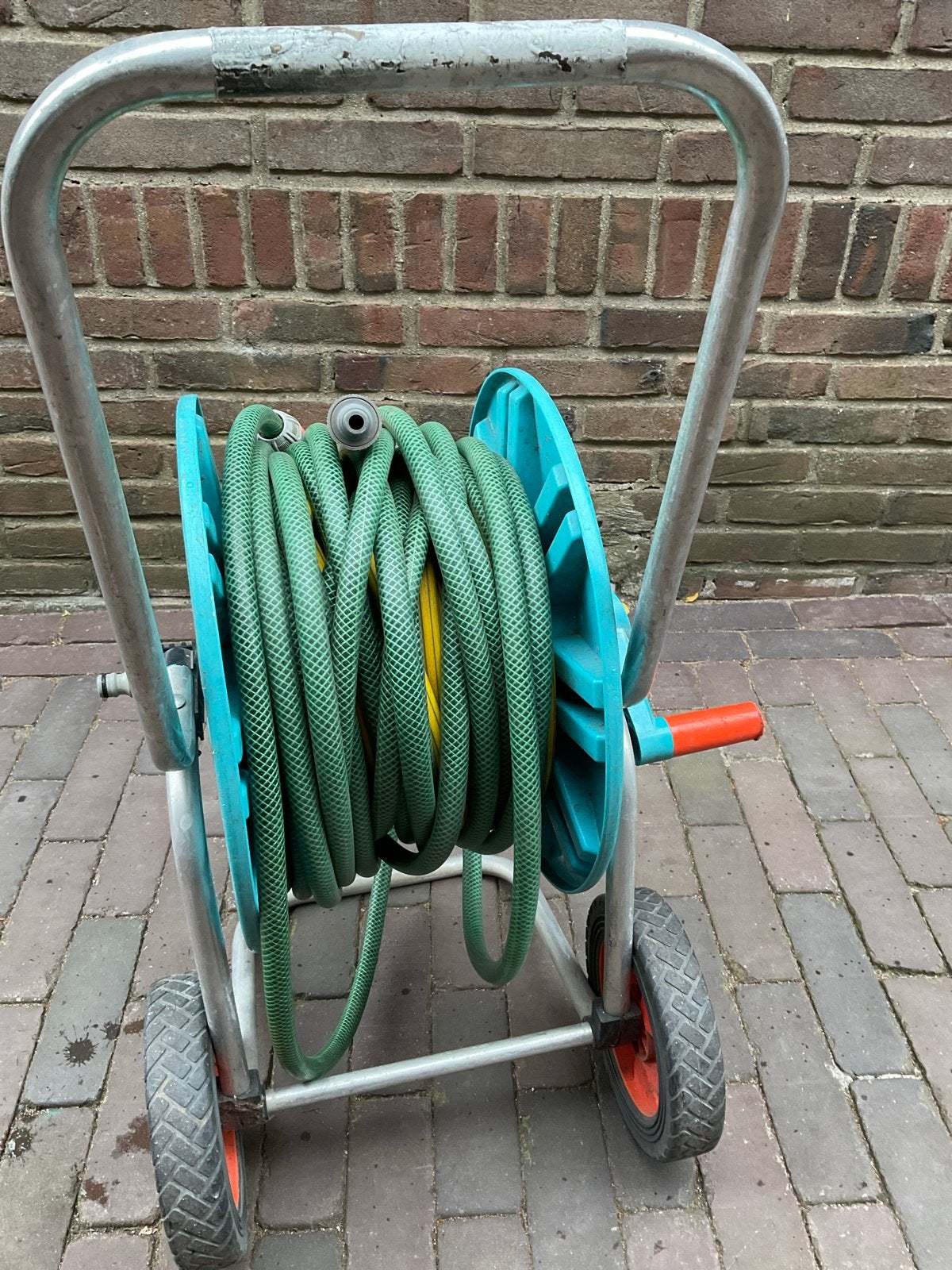 Gardena tuinslanghaspel met minimaal 20m slang en koppelinge, Tuin en Terras, Tuinslangen, Ophalen, Gebruikt, Tuinslanghaspel
