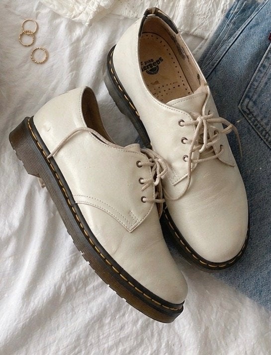 Dr. Martens crème leren veterschoenen maat 37, Beige, Ophalen of Verzenden, Dr. Martens, Zo goed als nieuw