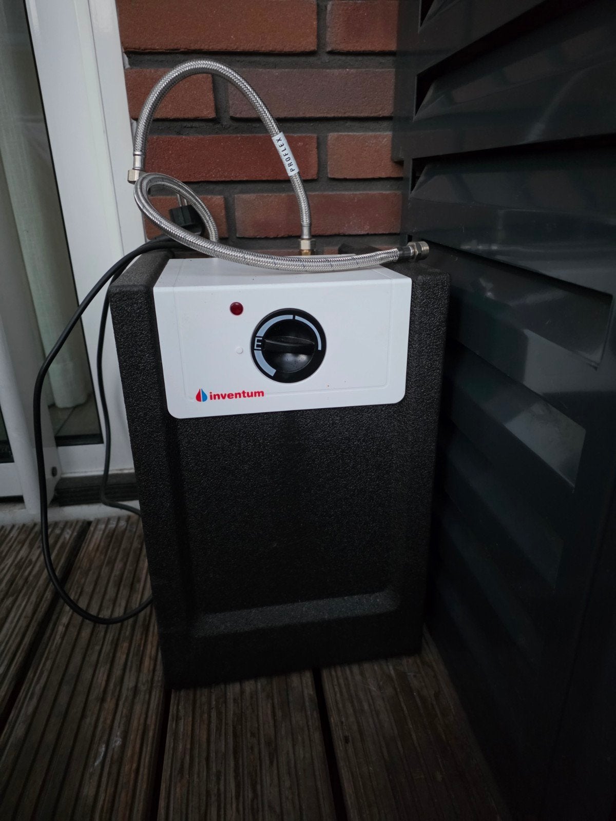 Inventum Q10 - 10L boiler met kraan en spanningsblok, Doe-het-zelf en Verbouw, Minder dan 20 liter, Ophalen of Verzenden, Gebruikt
