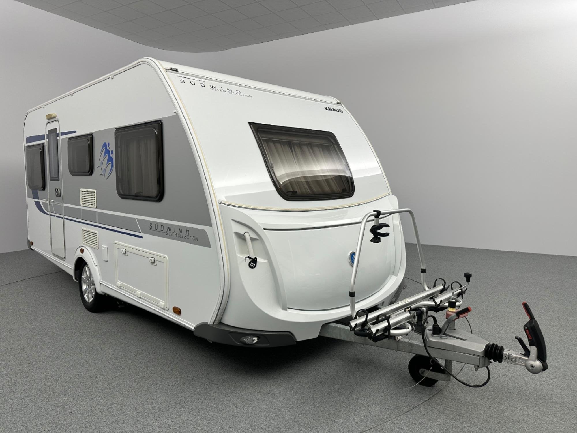 Knaus Südwind 460 EU Silver Selection Dakairco mover, Caravans en Kamperen, Bedrijf, 4 tot 5 meter, Hordeur, Knaus
