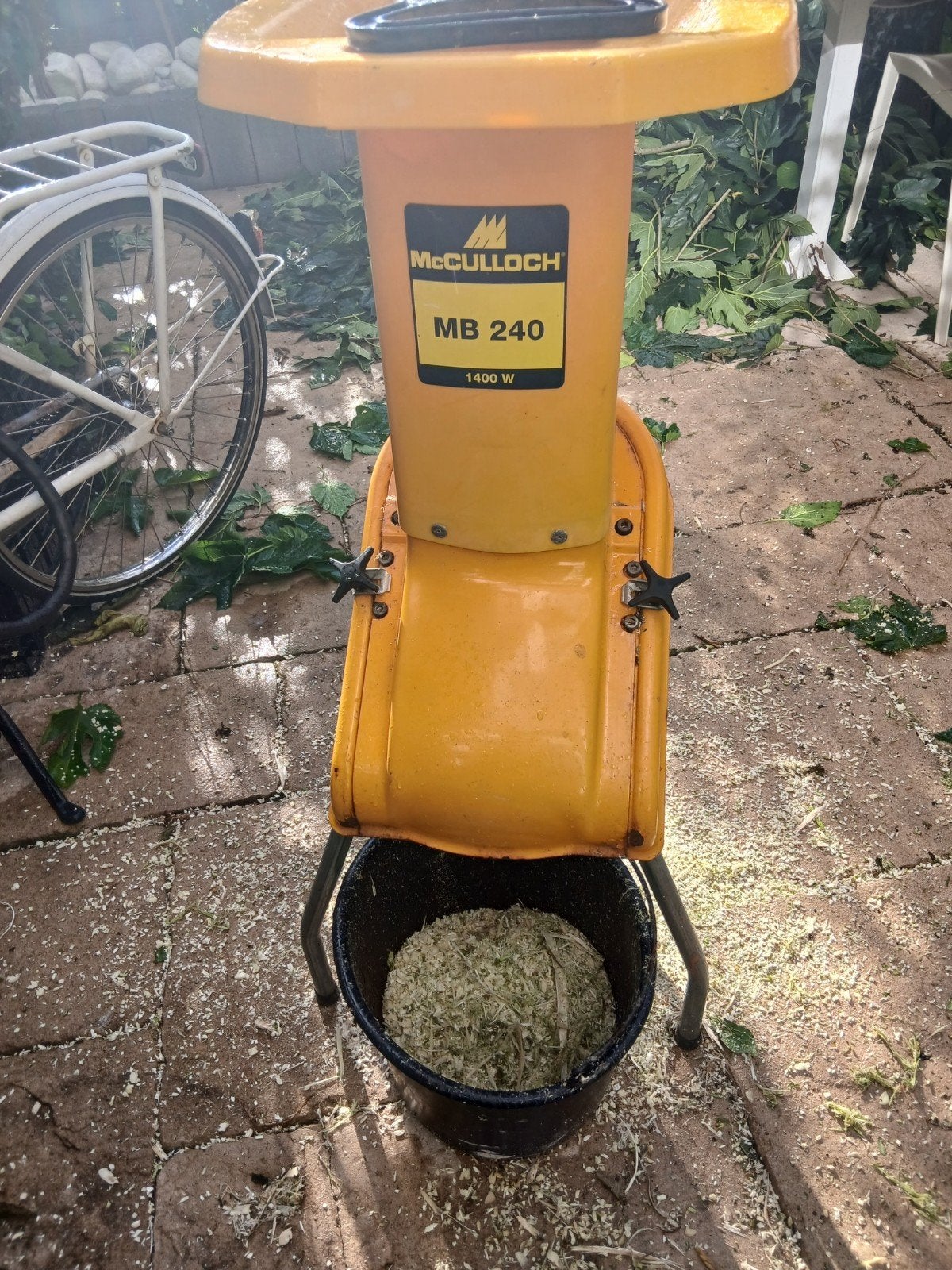 McCulloch MB 240 Elektrische Hakselaar 1400W, Ophalen, Gebruikt, Elektrisch, McCulloch