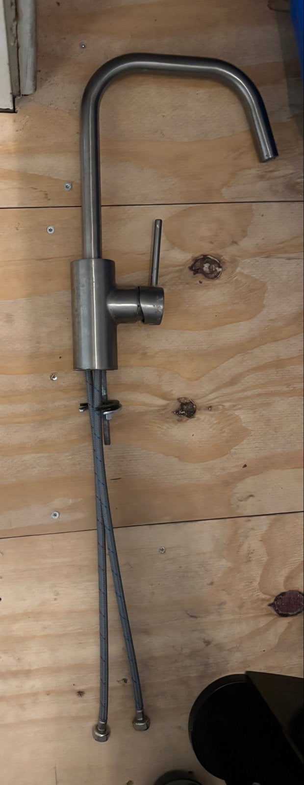IKEA almaren Keukenmengkraan, roestvrij staalkleur, Doe-het-zelf en Verbouw, Sanitair, Ophalen, Zo goed als nieuw, Rvs, Kraan