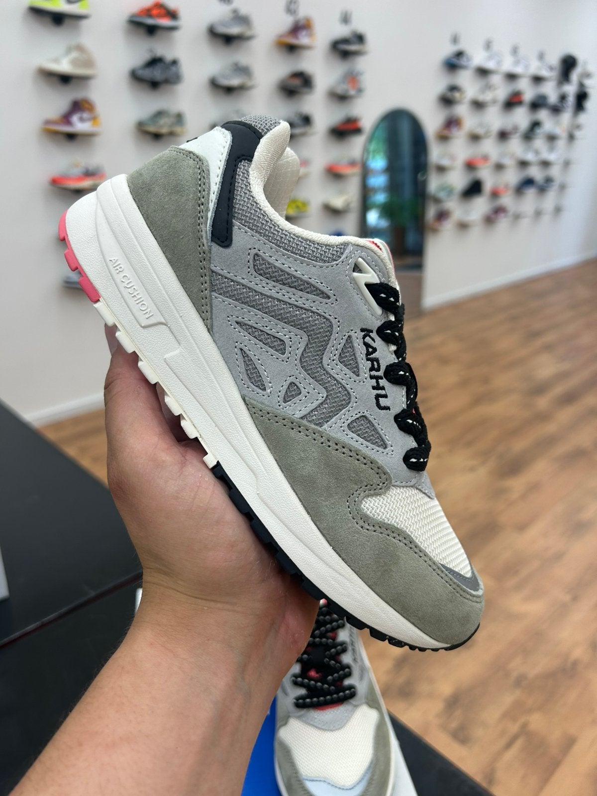 Karhu Legacy 96 – Abbey Stone / Sleet   Maten: EU 36 | 39, Kleding | Dames, Schoenen, Overige kleuren, Nieuw, Ophalen of Verzenden