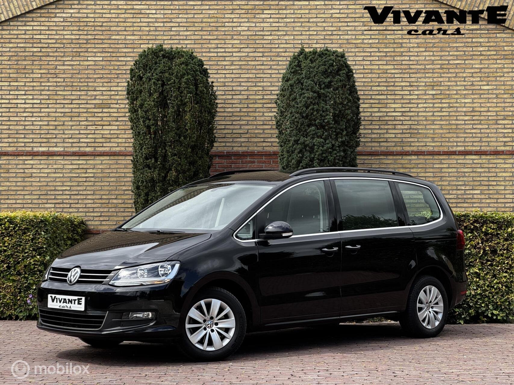Volkswagen Sharan 1.4 TSI Exclusive Series 7Pers Dealer O.H., 15 km/l, Euro 6, 4 cilinders, 7 stoelen