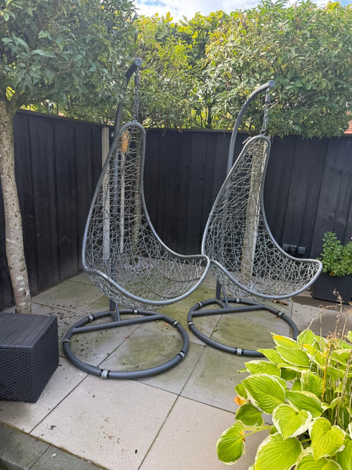 2 Intratuin hangstoelen Feye, Ophalen, Zo goed als nieuw