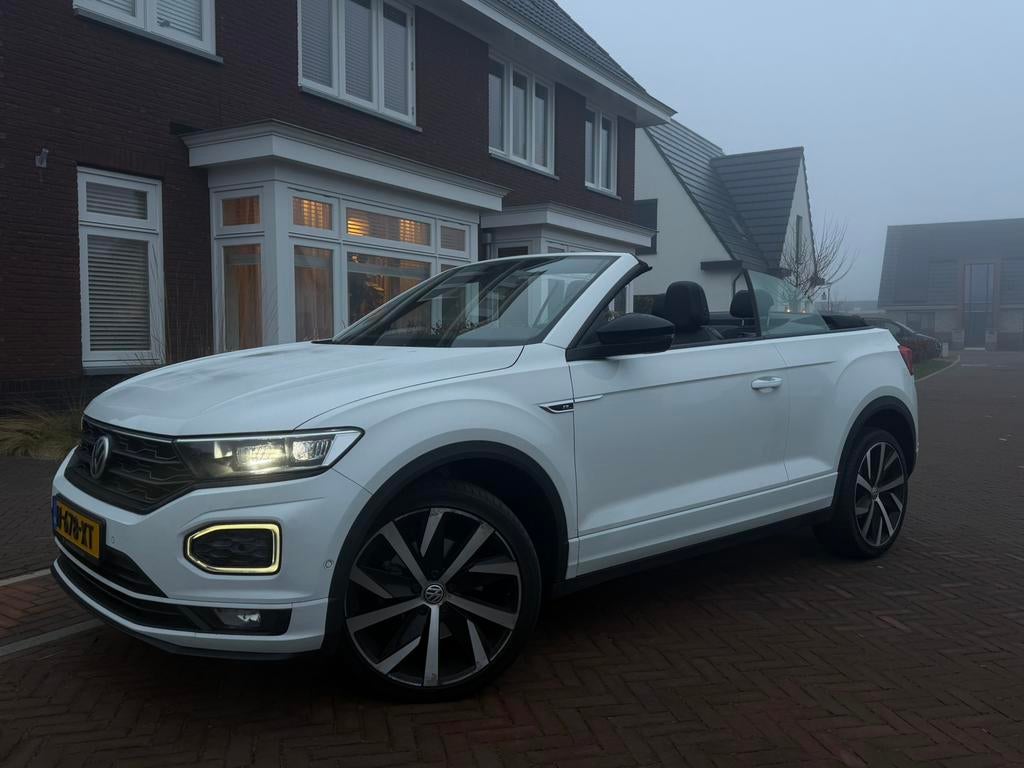 Volkswagen T-Roc 1.5 TSI | R Line | 1e eigenaar | Camera, Auto's, Volkswagen, 4 cilinders, 4 stoelen, Wit, Leder