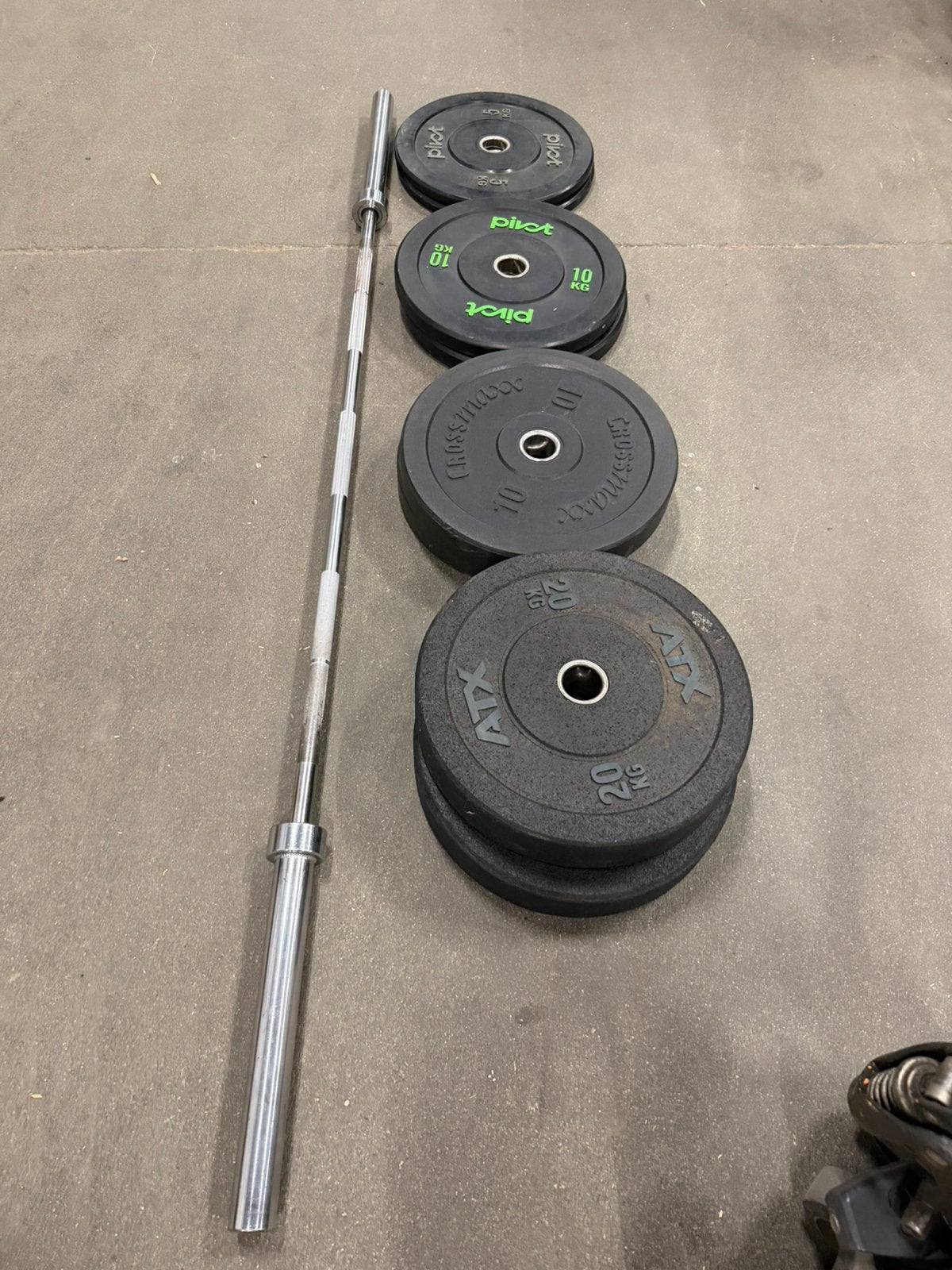 90 kg Atx , Crossmaxx , Bumperplates + Barbell 220cm ,20kg, Sport en Fitness, Ophalen, Gebruikt, Halterschijven