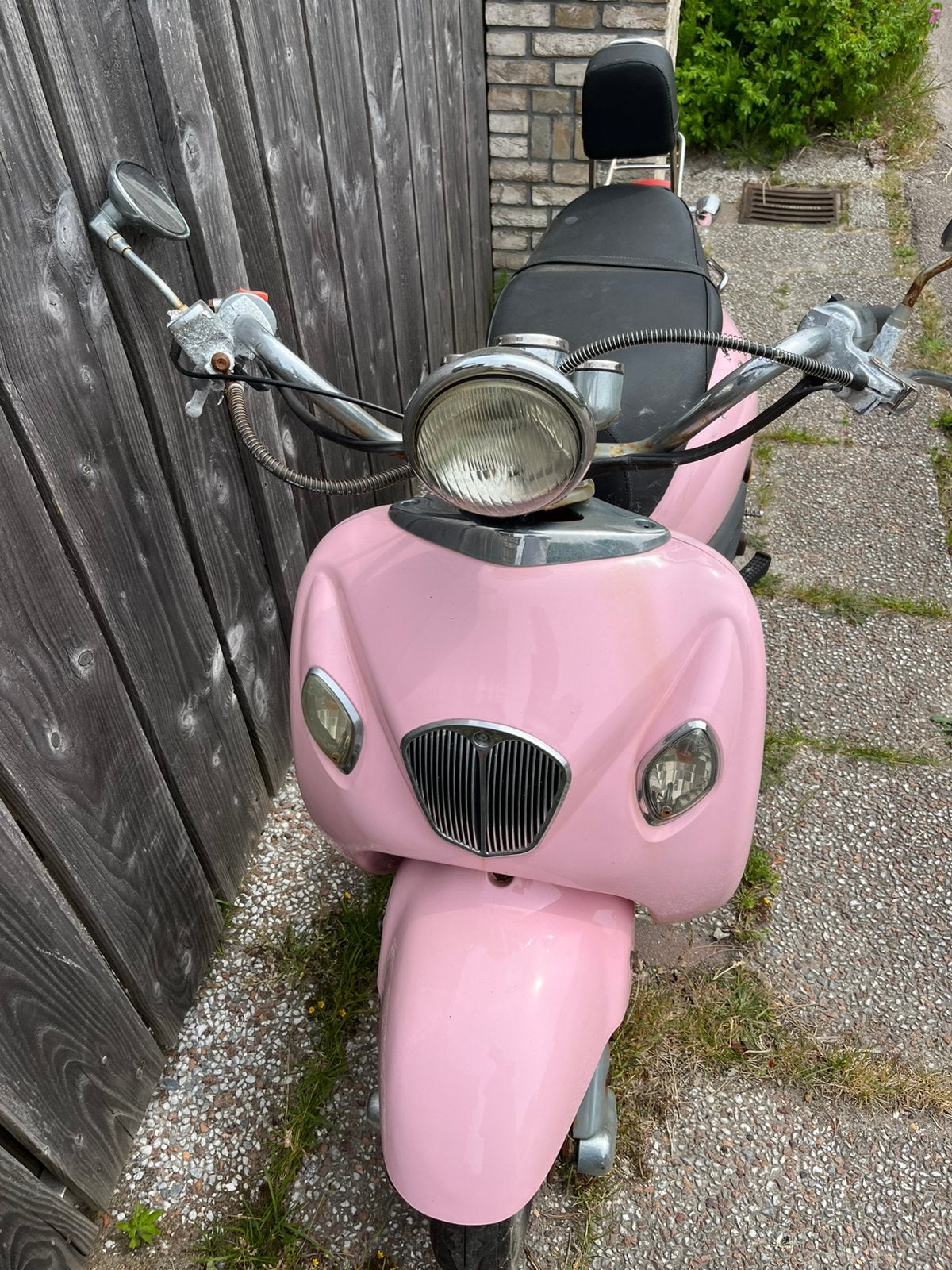 La souris scooter 50cc 2016 op brom, Fietsen en Brommers, Snorfietsen en Snorscooters, Ophalen of Verzenden, Zo goed als nieuw