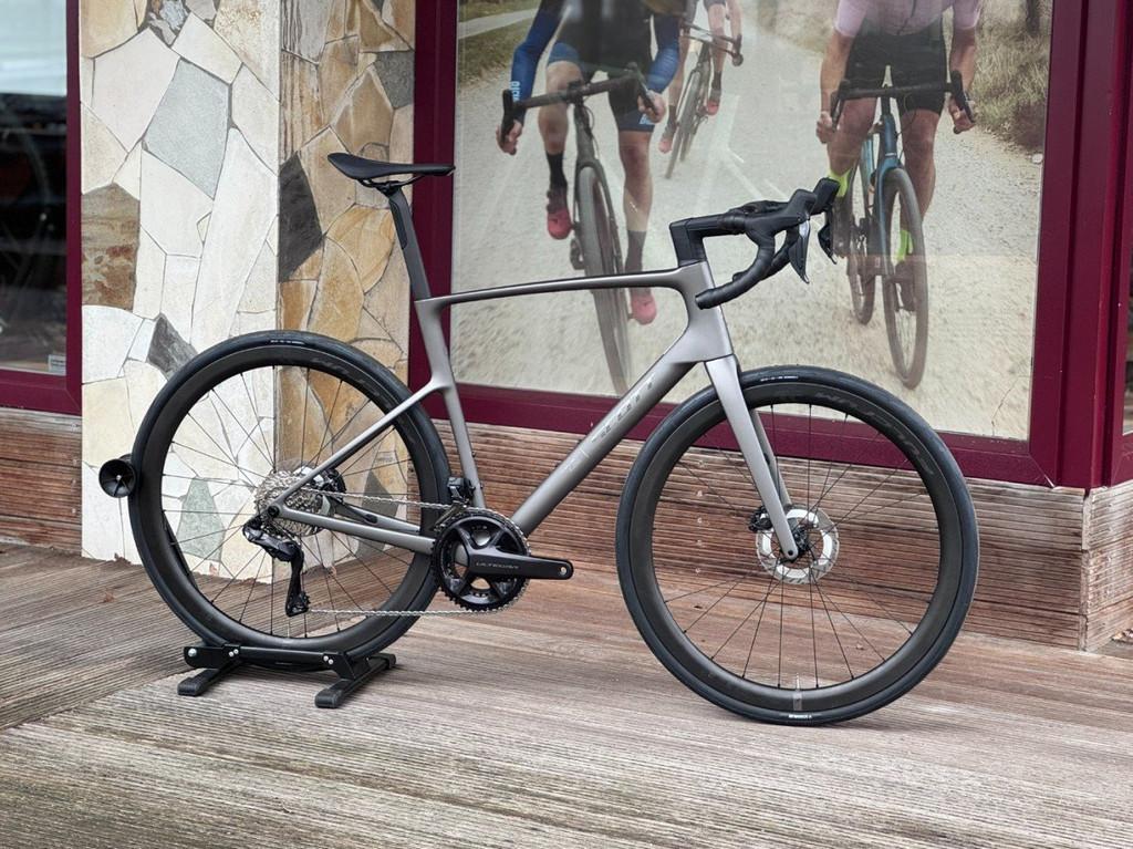 Scott Addict 20 Tungsten Grey 54cm L 2026, Fietsen en Brommers, Overige merken, -, - 0
-, NL, Nieuw