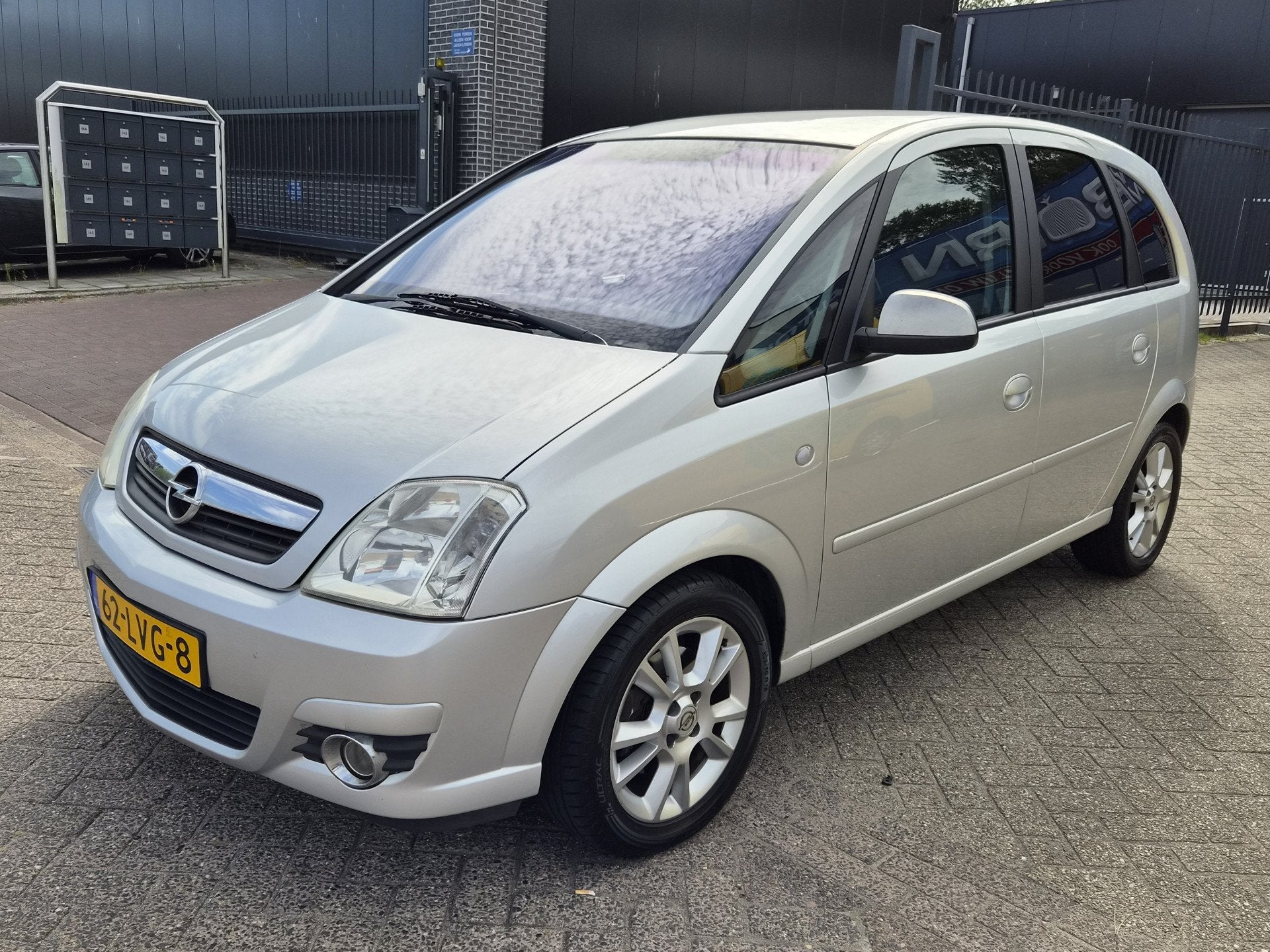 Opel Meriva 1.6-16V Cosmo Hoogzitter 16'' L.M.V Nw APK, Auto's, 15 km/l, Gebruikt, 4 cilinders, Leder en Stof