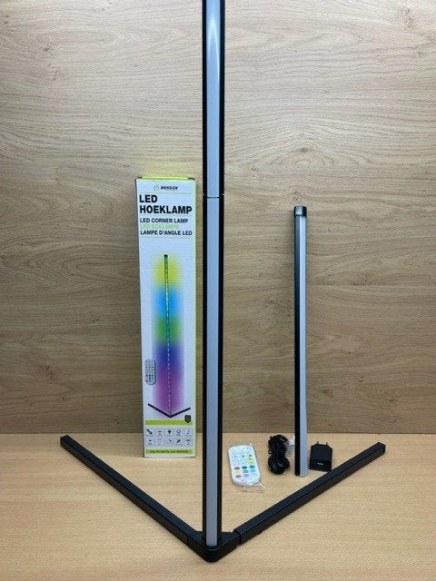 Hoeklamp led 140cm., Kunststof, Eddiys, Espel, 100 tot 150 cm