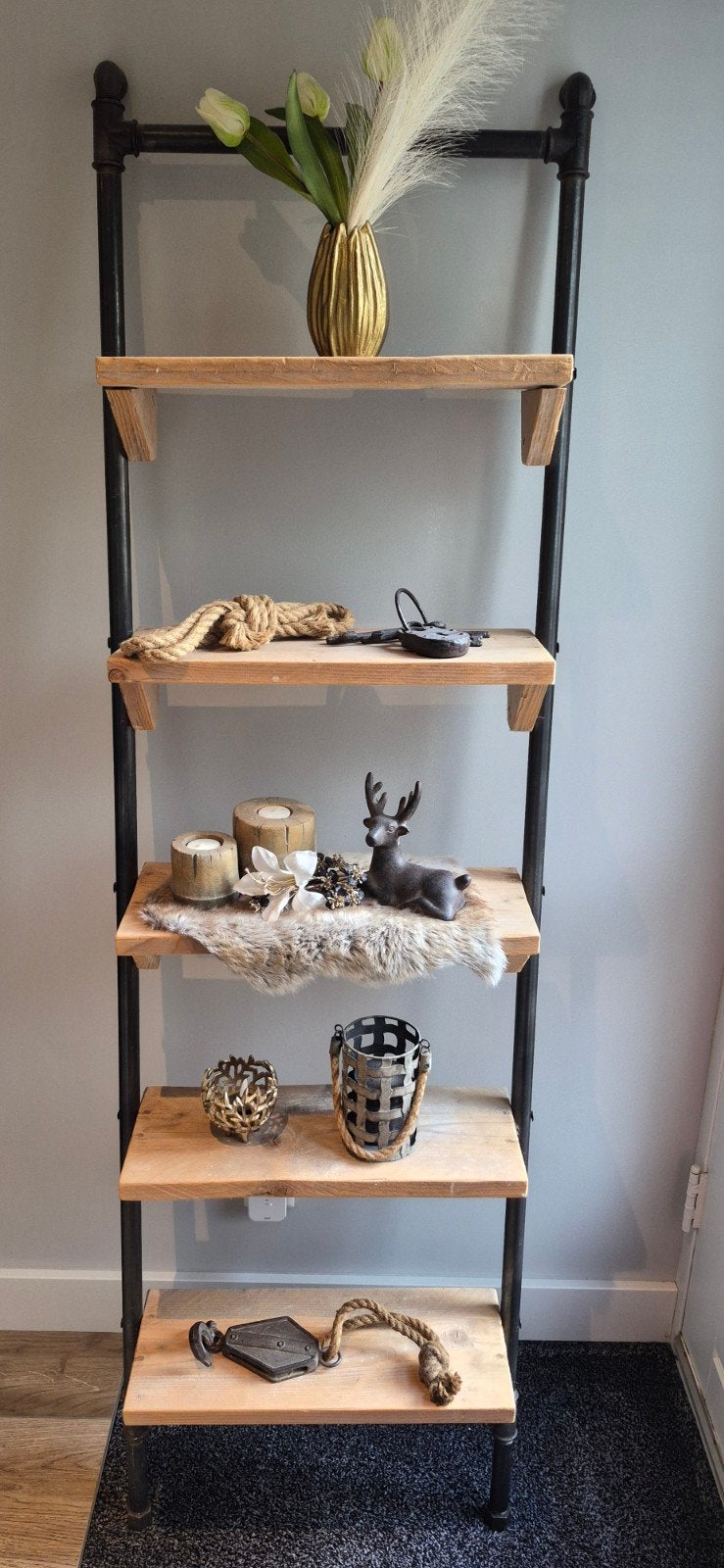 VOOR GOED BOD! Leuke decoratietrap steigerhout, Met plank(en), Industrieel, Modern, 50 tot 100 cm, Zo goed als nieuw