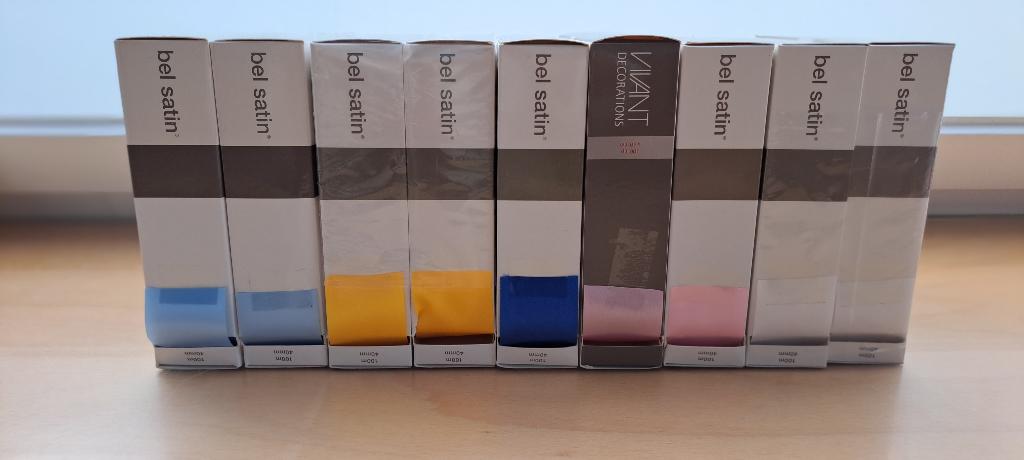9 dozen satijnlint 40 mm (100 meter per doos) 5 kleuren, Hobby en Vrije tijd, Naaien en Fournituren, Nieuw, Lint, Band of Elastiek