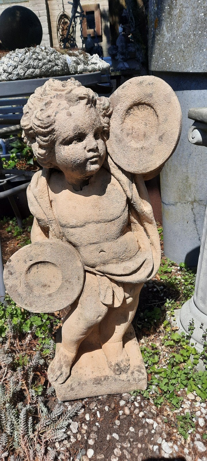 Vintage stenen putto beeld met cimbalen, Tuin en Terras, Ophalen, Gebruikt, Beton, Mensenbeeld