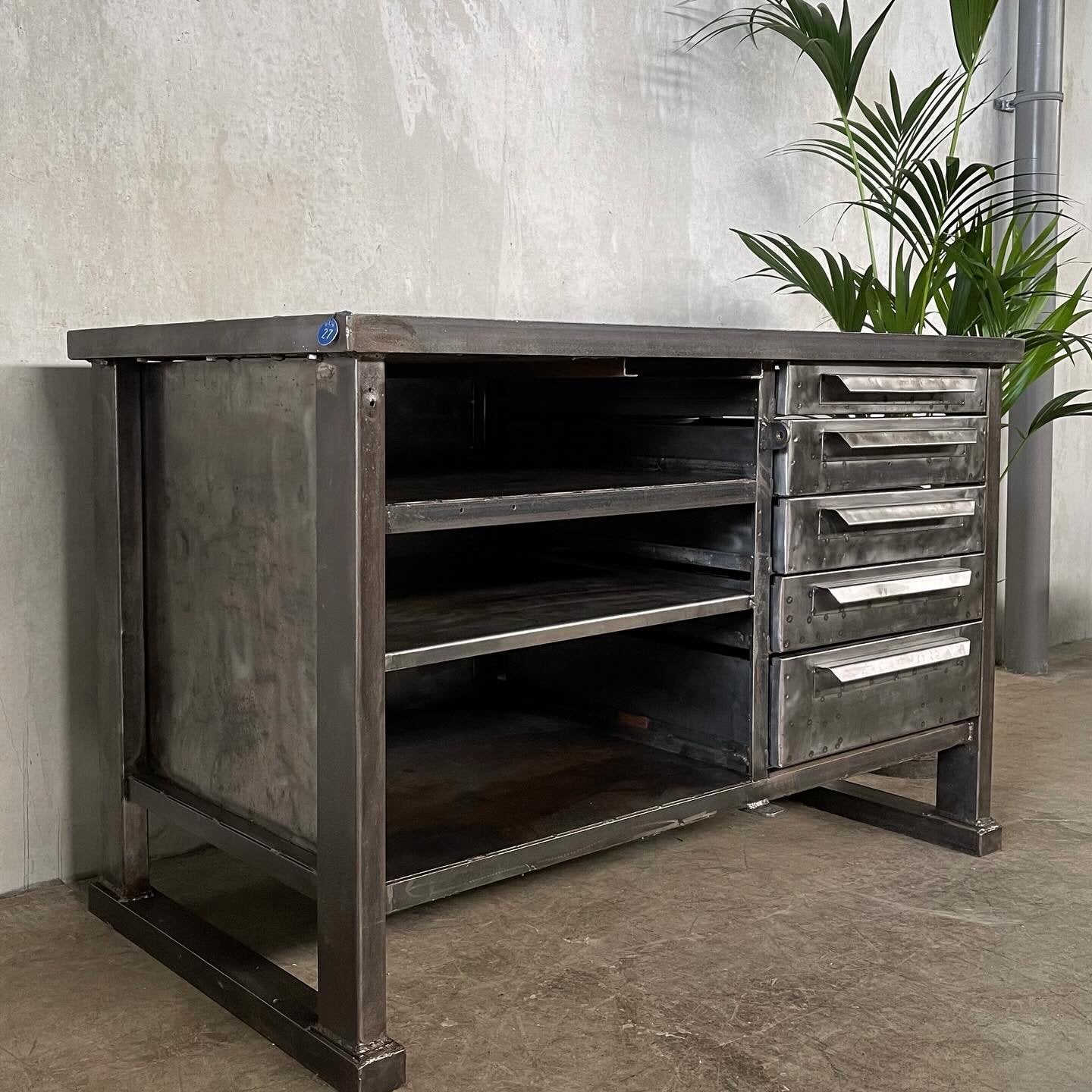 Oude stalen werkbank, dressoir, meubel, vintage kast, Ophalen