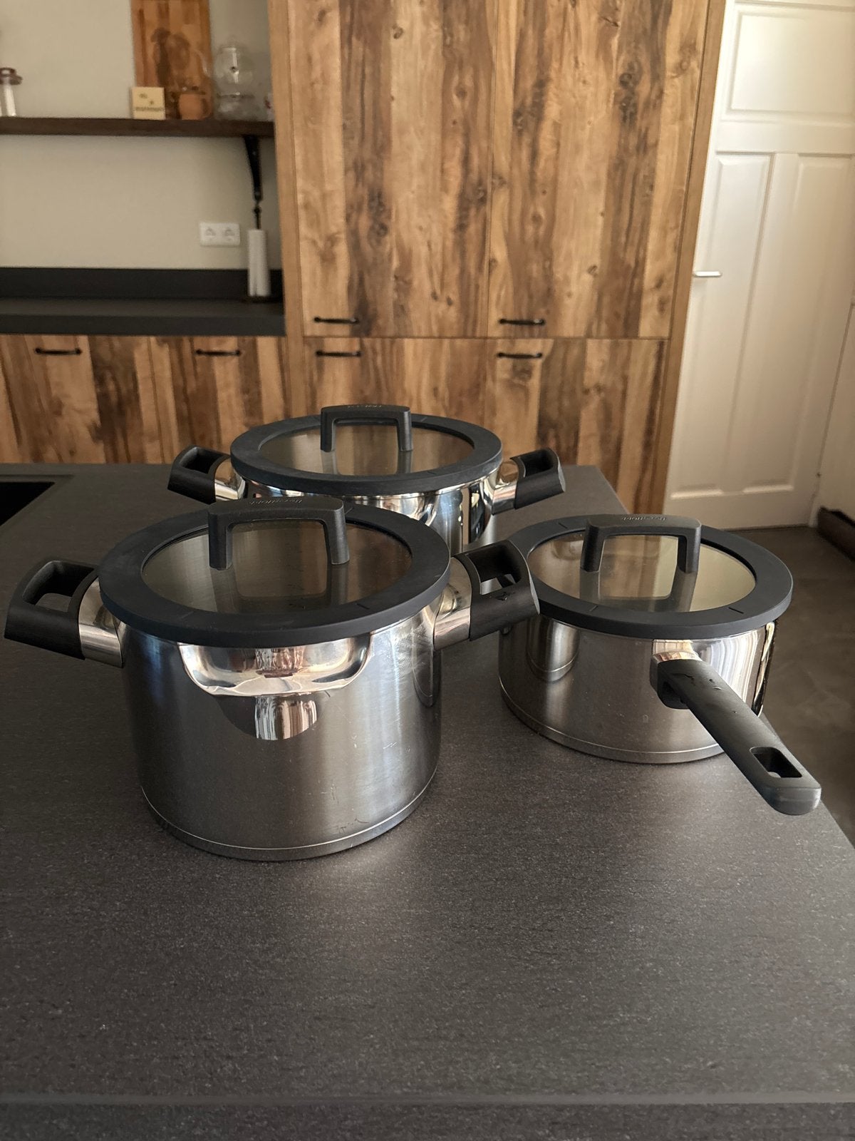 BergHOFF Essentials Pannenset - 3-delig RVS met deksels, Met deksel, Pannenset, Ophalen of Verzenden, Zo goed als nieuw