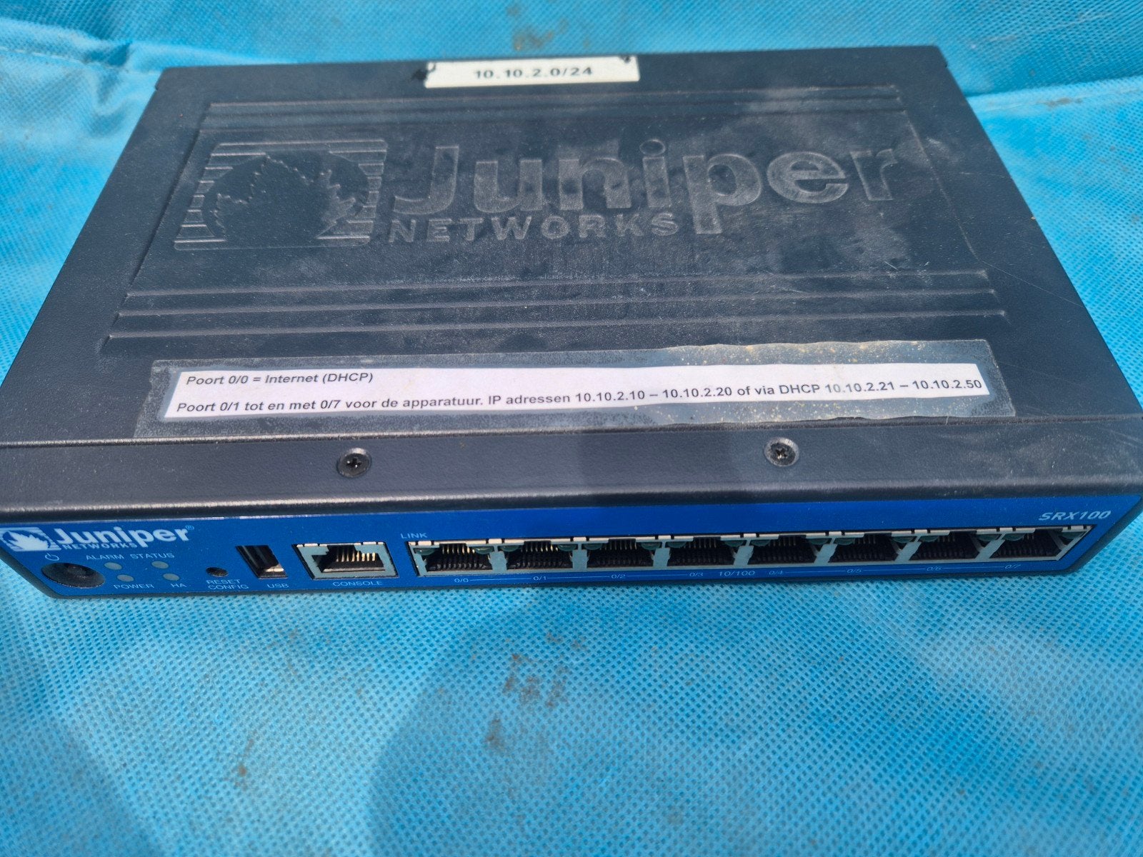 Juniper Networks SRX100 Router - Goede Staat, Ophalen of Verzenden, Gebruikt, Router, Juniper