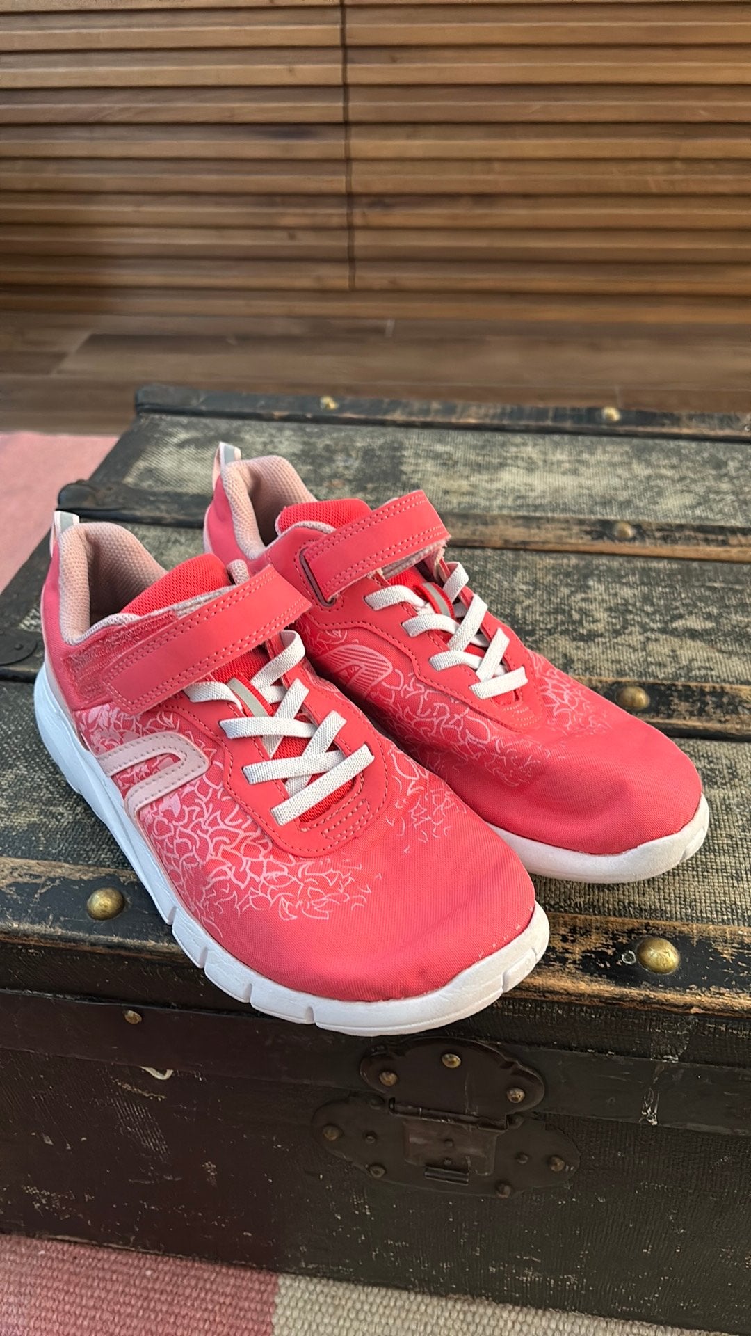 Gymschoenen maat 39, Kinderen en Baby's, Kinderkleding | Schoenen en Sokken, Ophalen, Zo goed als nieuw, Jongen of Meisje, Sportschoenen