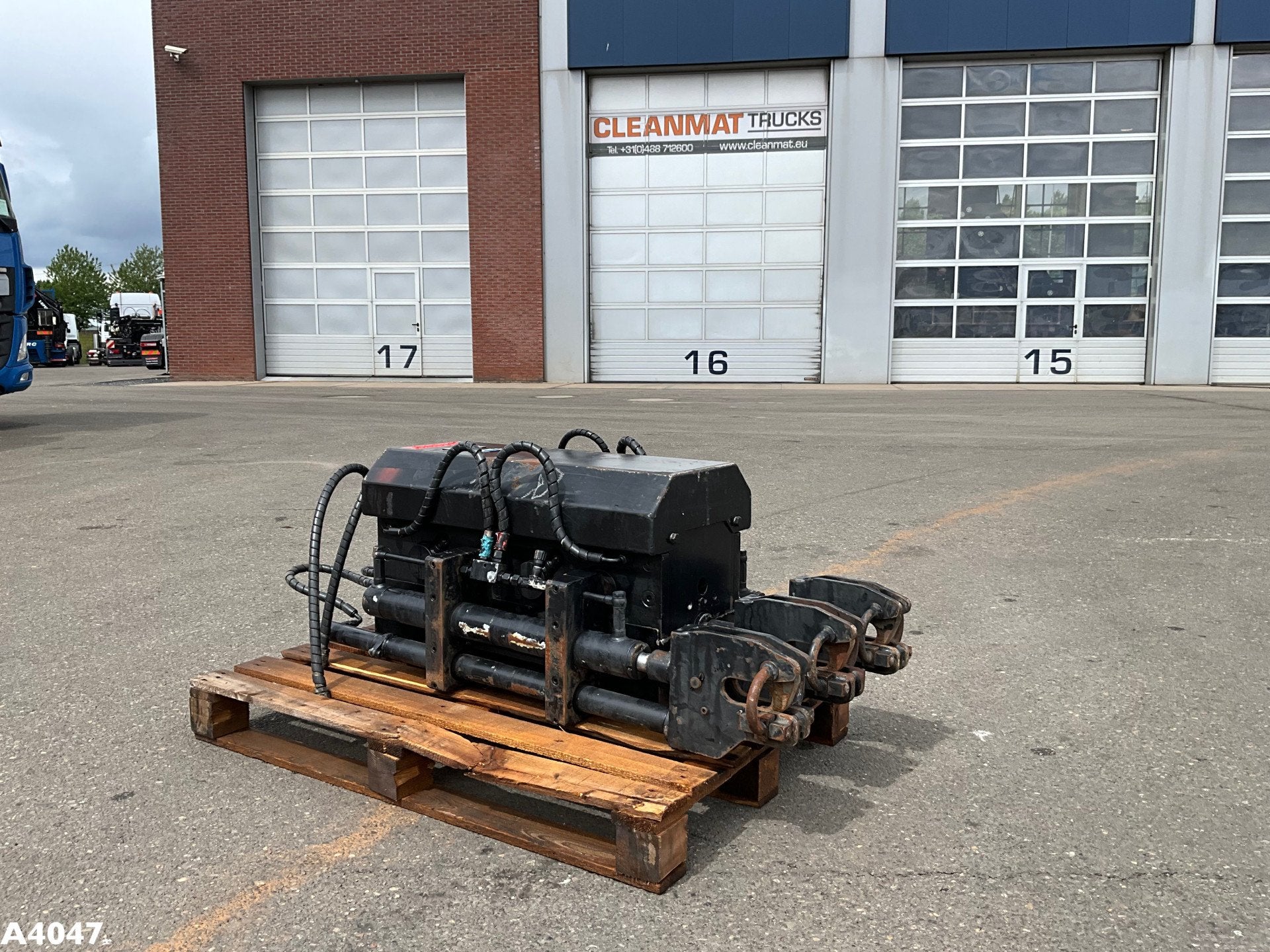 Bakker Gejo 28 hakengrijper (bj 2020), Clean Mat Trucks B.V., Sales@cleanmat.eu, Wageningsestraat 17
6673DB  ANDELST, NL
