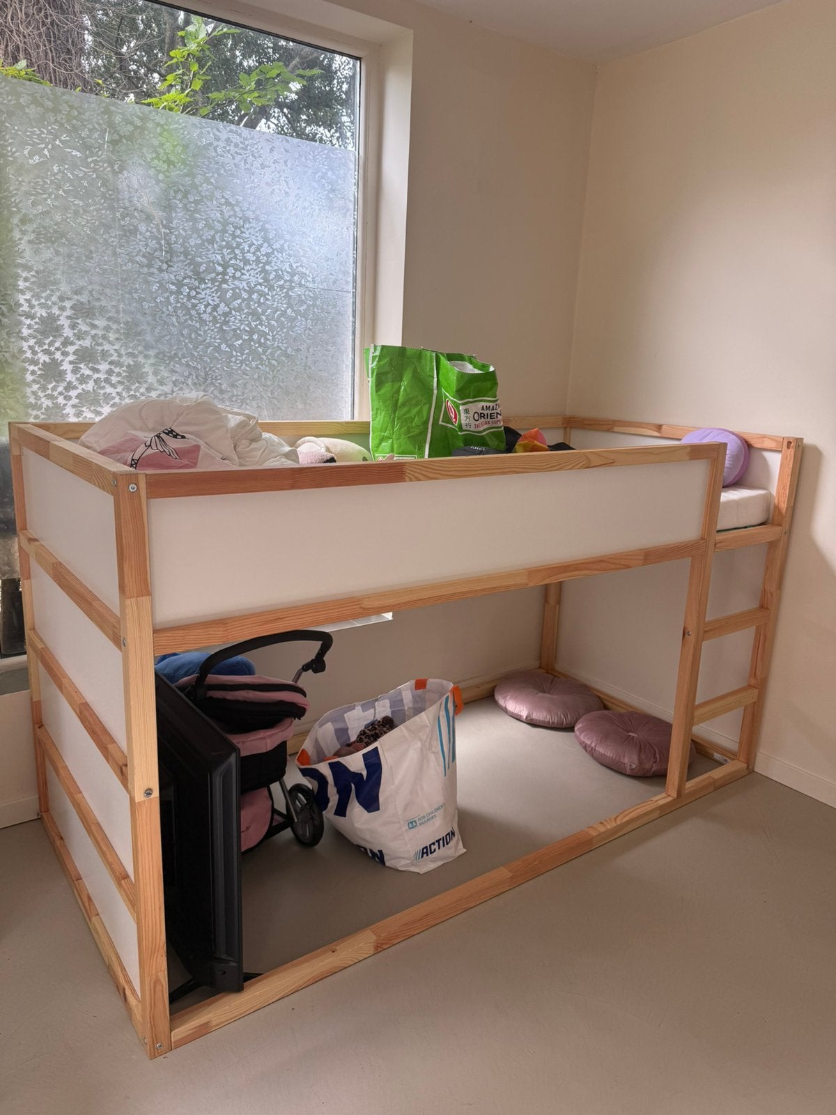 Kura ikea bed, Kinderen en Baby's, Kinderkamer | Stapelbedden en Hoogslapers, Ophalen, Zo goed als nieuw, Stapelbed