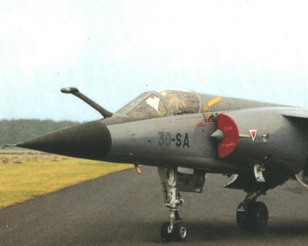 36164 Vliegtuigen Staaljager Dassault Mirage  Onbeschreven, Verzamelen, Ophalen of Verzenden, 1960 tot 1980, Ongelopen, Voertuig
