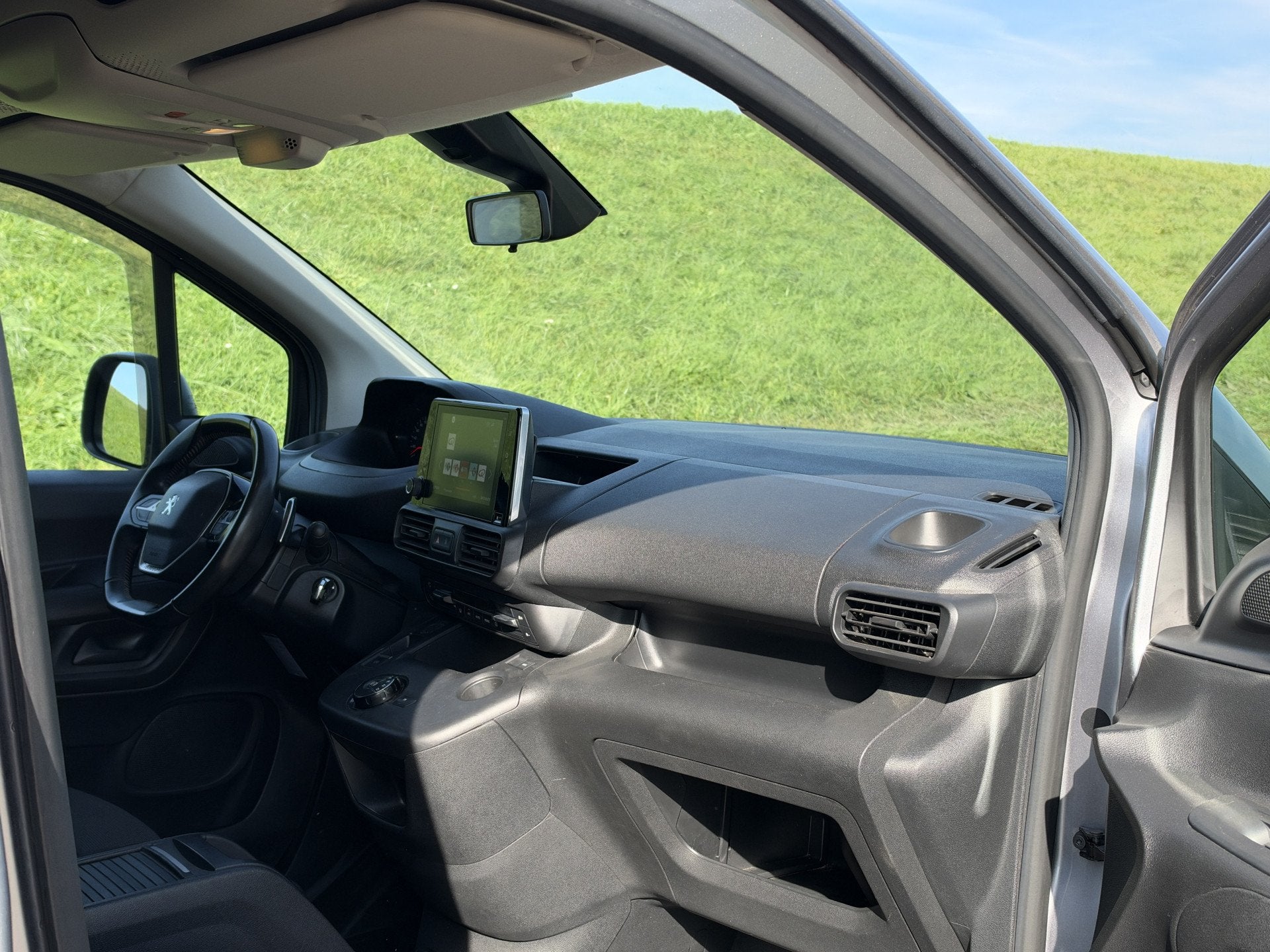 Peugeot Partner 1.5 BlueHDI Premium MAD Luchtvering op achte, Auto's, Stof, Gebruikt, 4 cilinders, 23 km/l