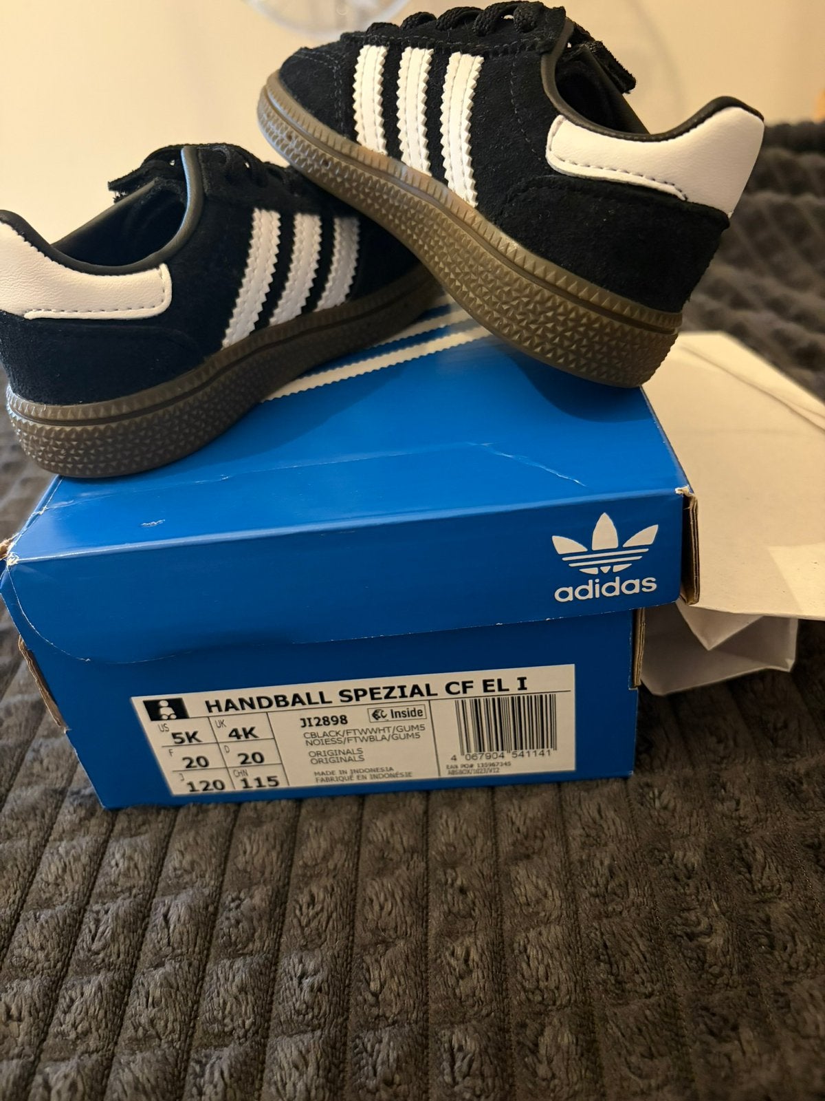 Adidas schoenen, Kinderen en Baby's, Babykleding | Schoentjes en Sokjes, Ophalen, Schoentjes, Jongetje of Meisje, Zo goed als nieuw