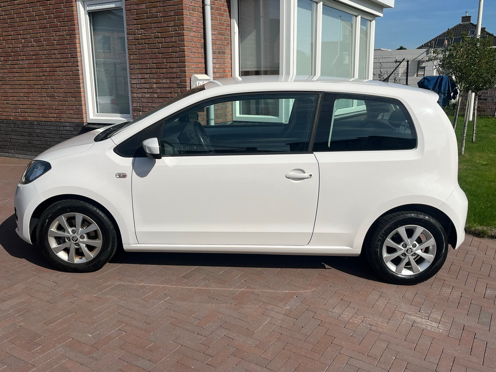 Skoda Citigo 1.0  2014 luxe cruise airco elec pakket, Voorwielaandrijving, Dealer onderhouden, Mistlampen, Zwart