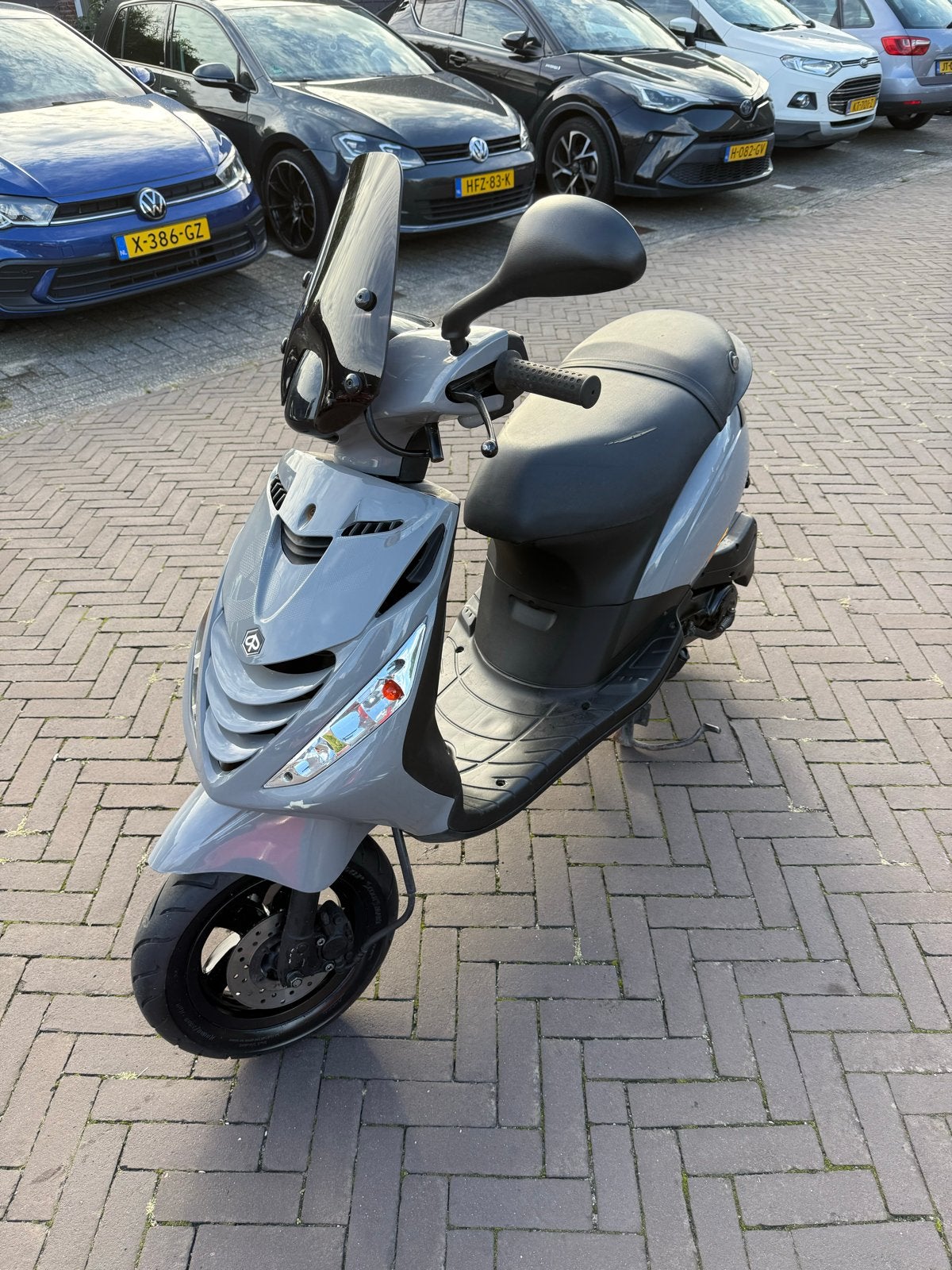Foto 2 van Piaggio zip brom