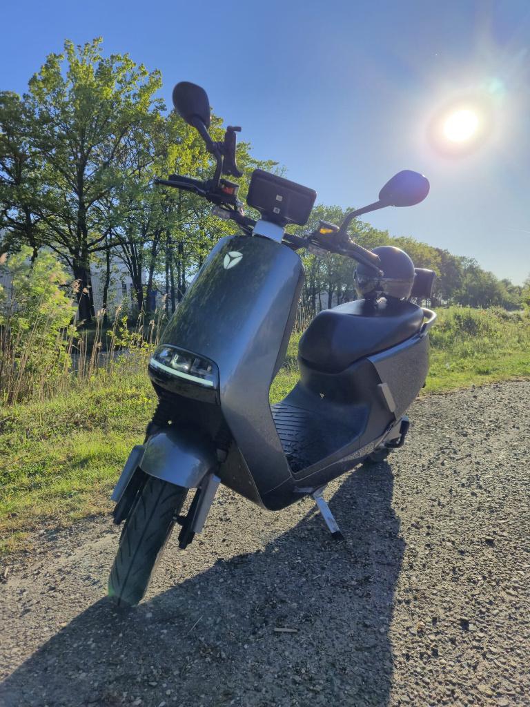 Yadea G5 snorscooter 1350 km, Elektrisch, Zo goed als nieuw, Ophalen, Overige merken