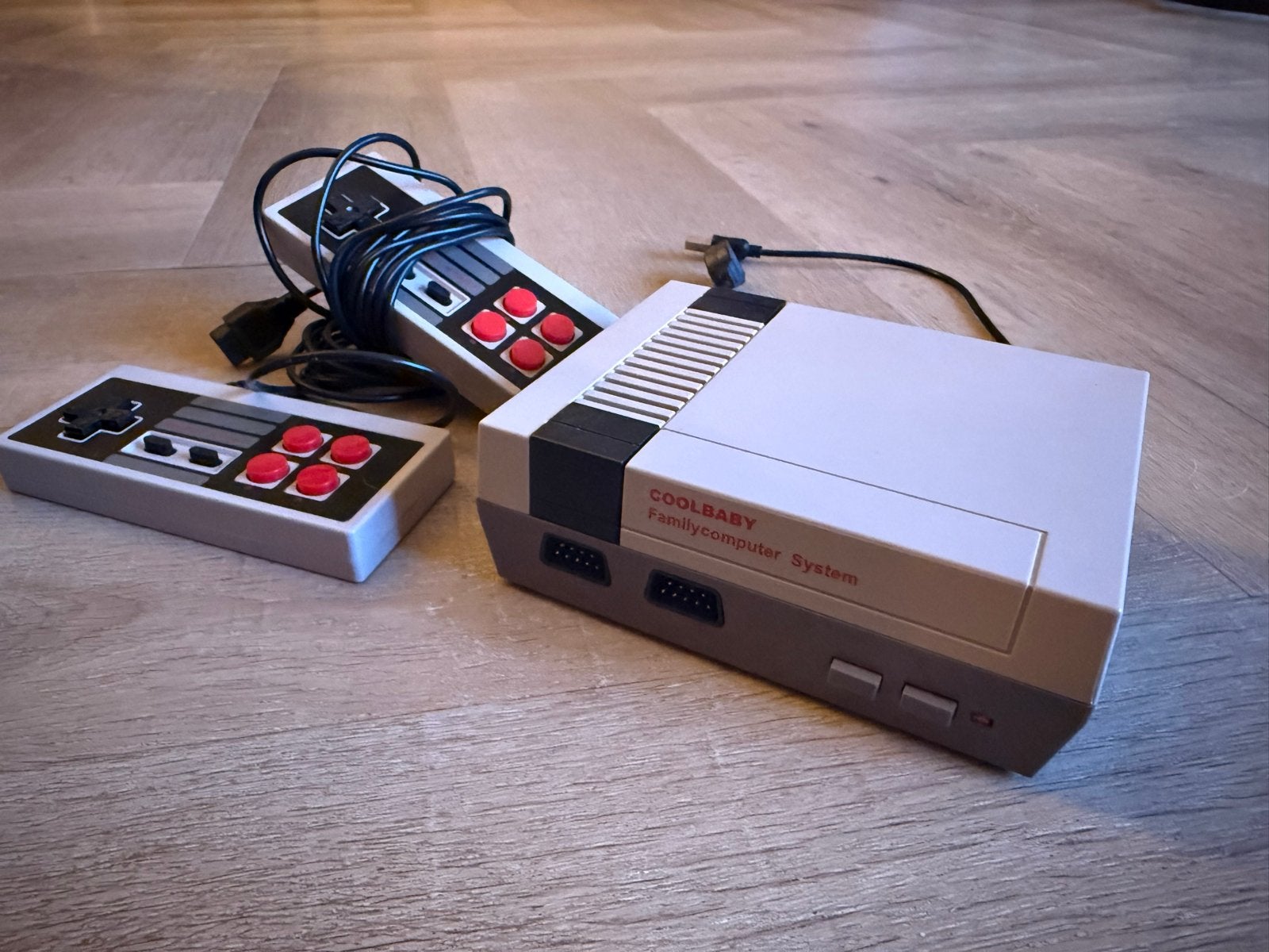 Mini nintendo nes met 2 controllers, Spelcomputers en Games, Ophalen of Verzenden, Overige merken, Gebruikt