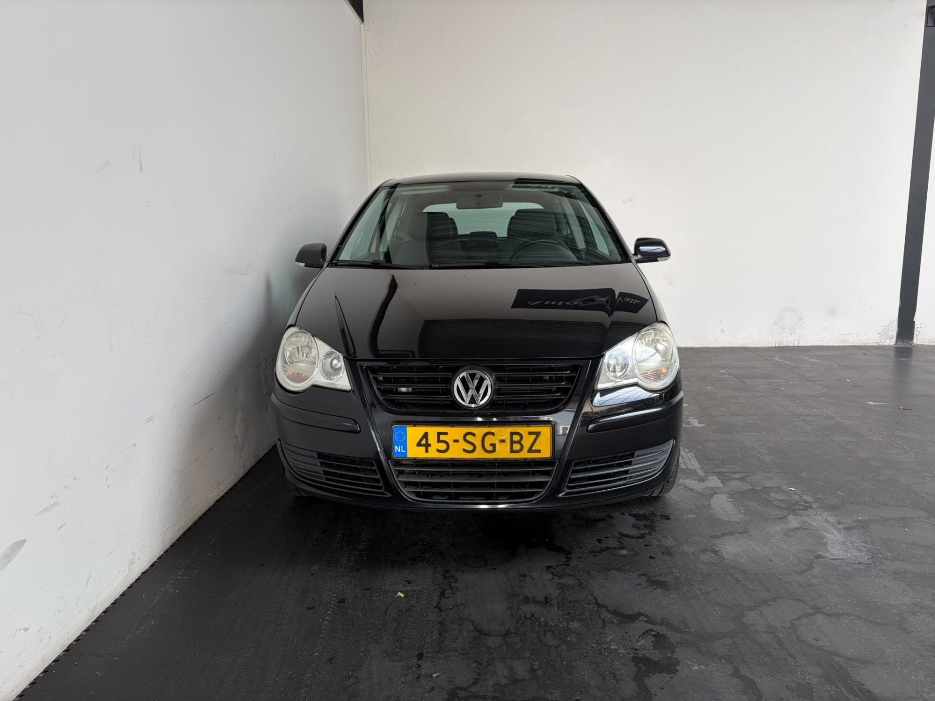 Volkswagen Polo 1.4-16V Turijn. Airco+Nieuwe APK (bj 2006), Voorwielaandrijving, Elektrische ramen, 15 km/l, Zwart