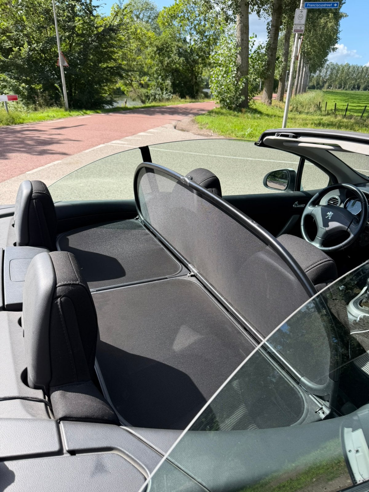 Foto 17 van Peugeot 308 1.6 VTI CC 2011 Wit facelift