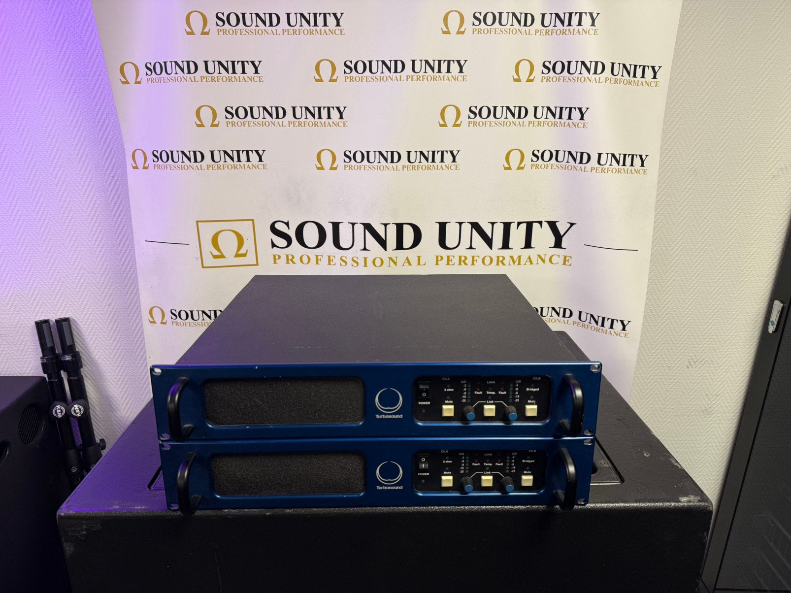 MC2 - MC750 2x1075W/4ohm (Turbosound), Ophalen, Zo goed als nieuw, Overige merken