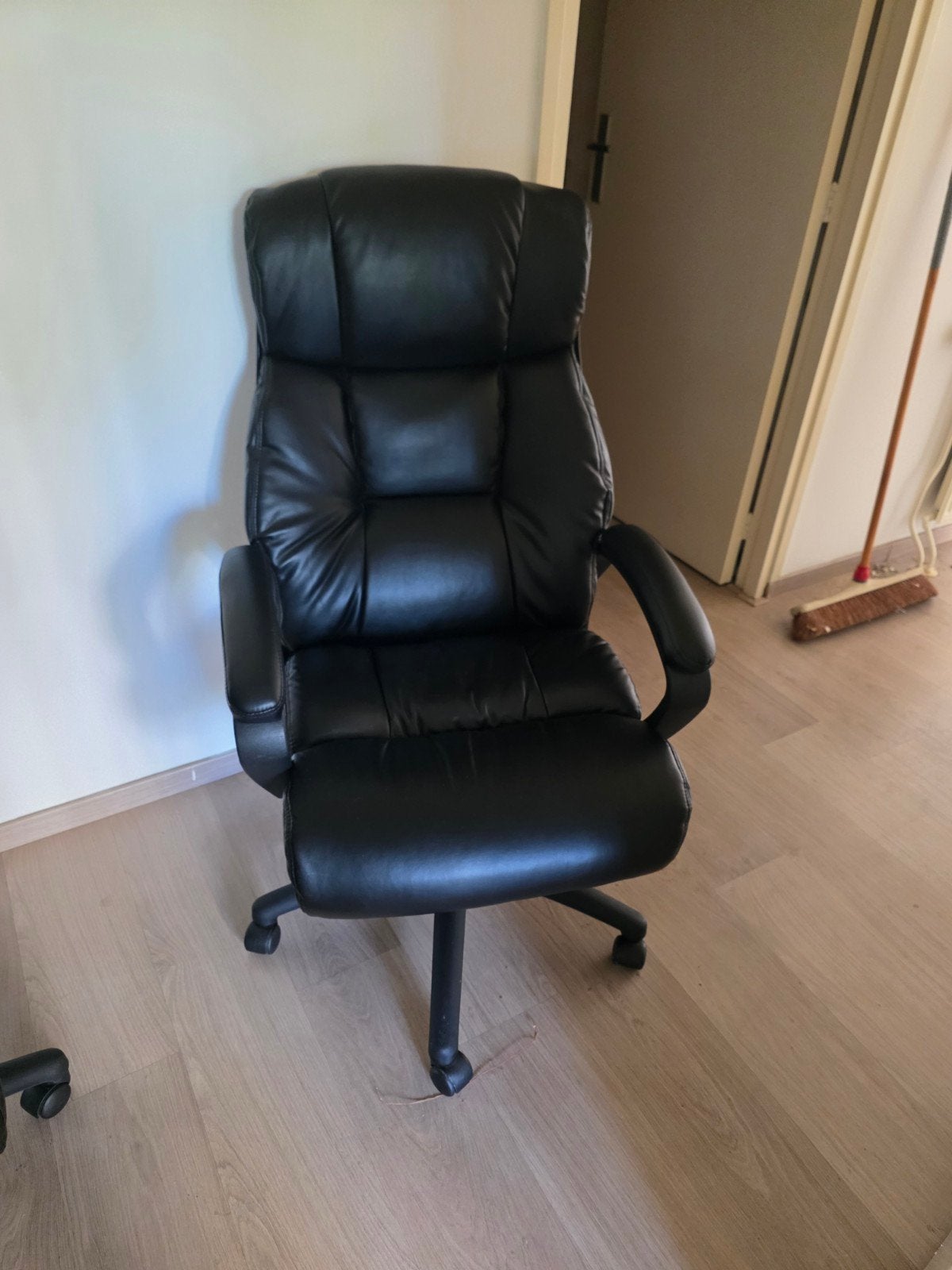 Zwarte luxe Bureaustoel - Comfortabel en Ergonomisch, Ophalen, Ergonomisch, Gebruikt, Zwart