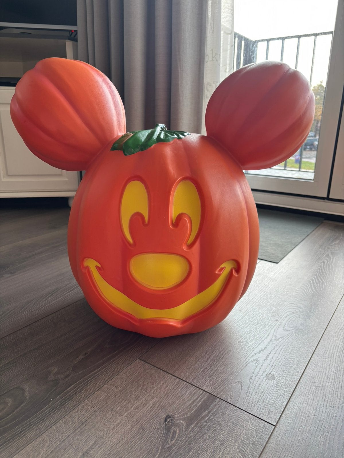 Grote Mickey Mouse pompoen, Verzamelen, Ophalen, Mickey Mouse, Zo goed als nieuw, Beeldje of Figuurtje