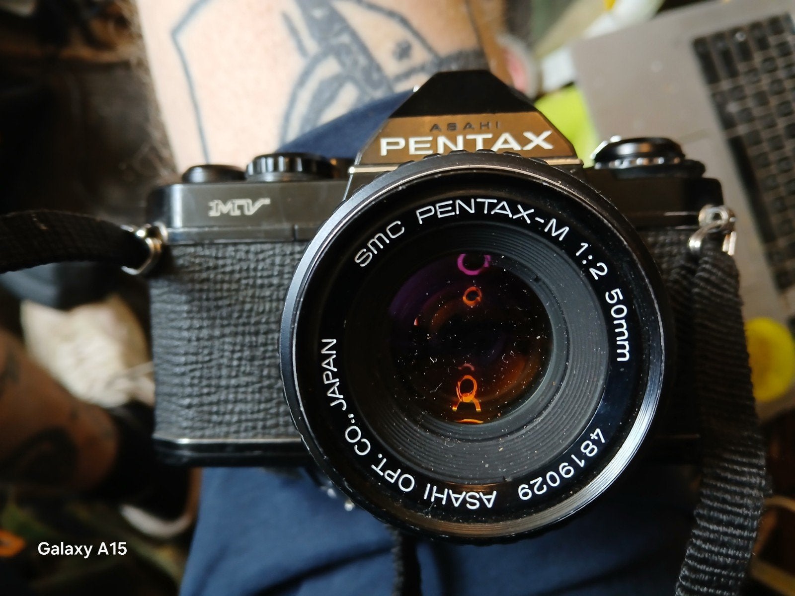 Pentax MV spiegelreflexcamera met SMC Pentax-M 1:2 50mm lens, Ophalen of Verzenden